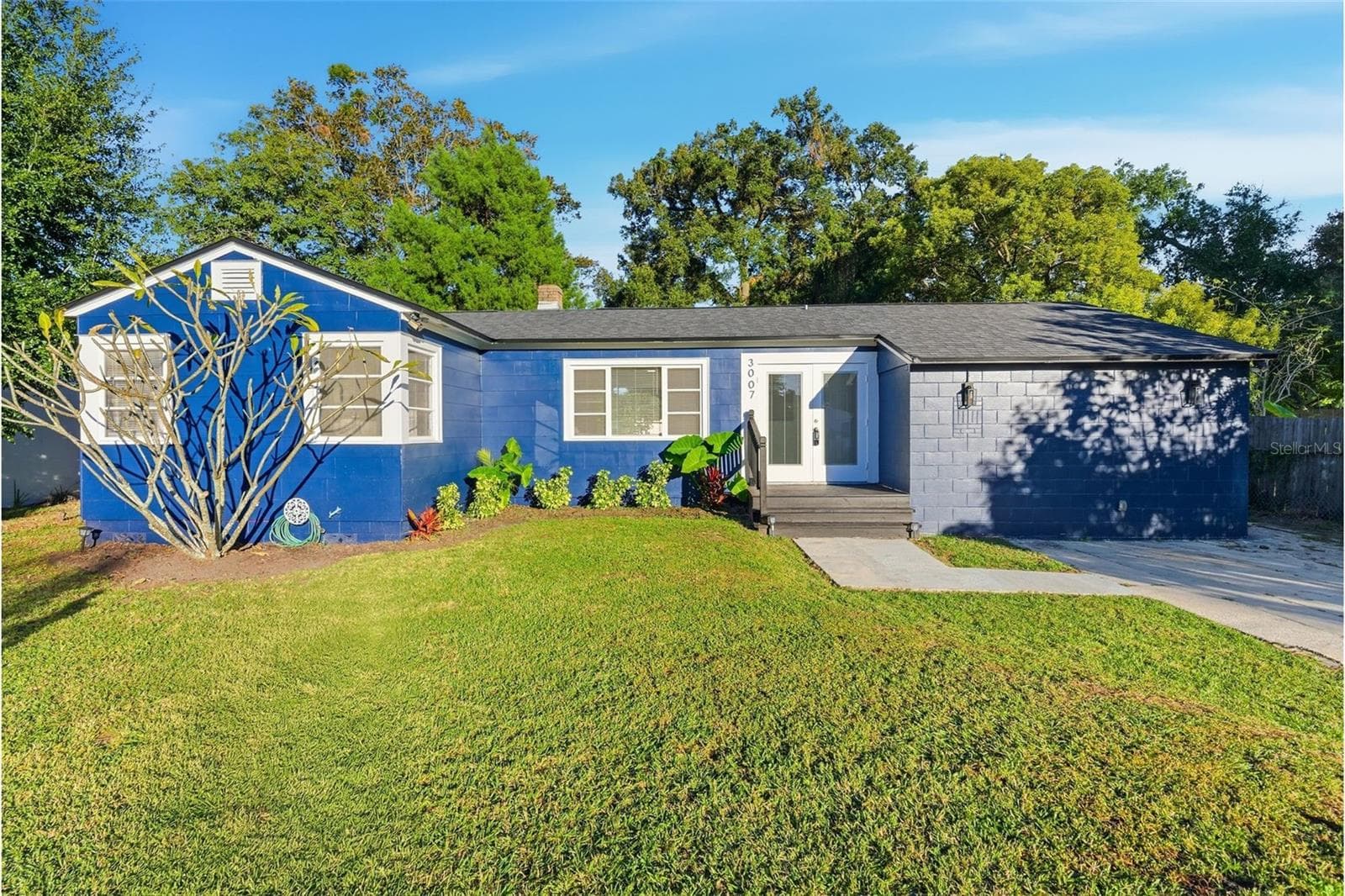 Single Family Residence at 3007 KNOLLWOOD CIR, ORLANDO, photo 2 of 41