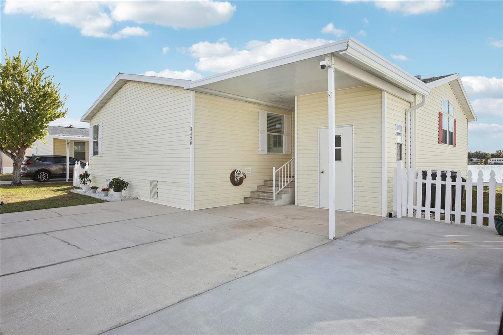 Manufactured Home at 8420 FANTASIA PARK WAY, RIVERVIEW, photo 4 of 53