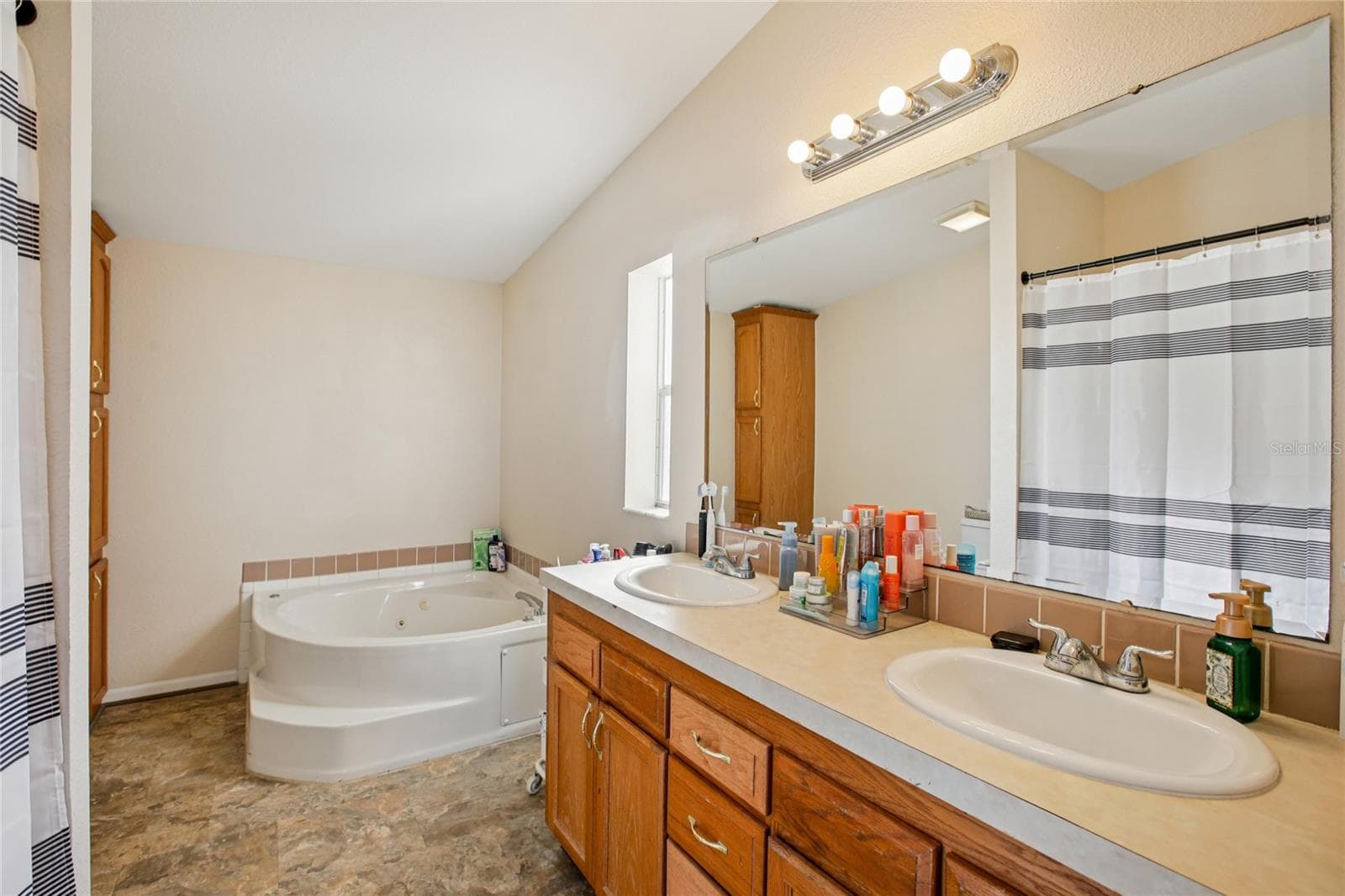 Manufactured Home at 8420 FANTASIA PARK WAY, RIVERVIEW, photo 29 of 53