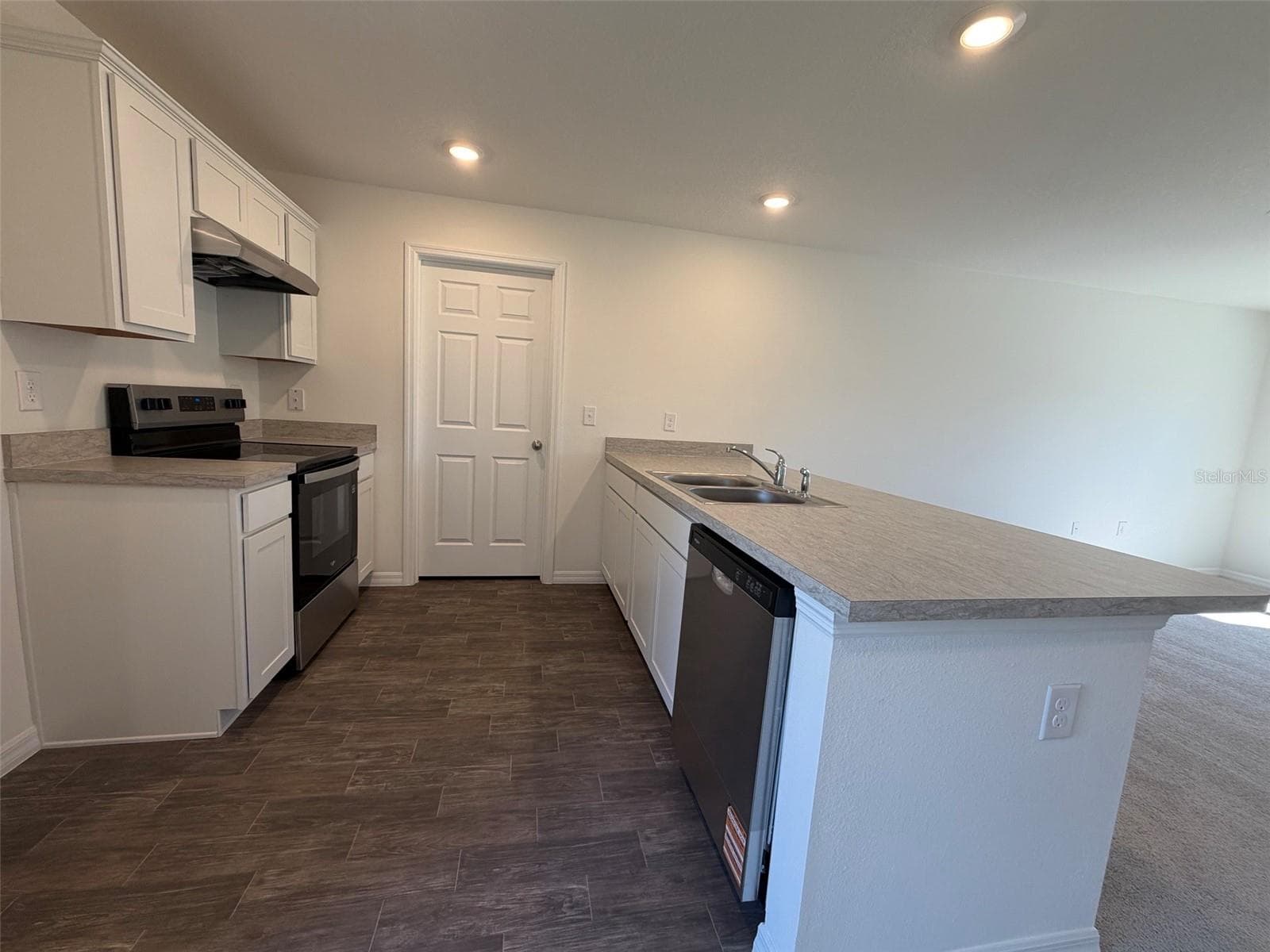 Single Family Residence at 219 SPOONBILL LN, POINCIANA, photo 2 of 6