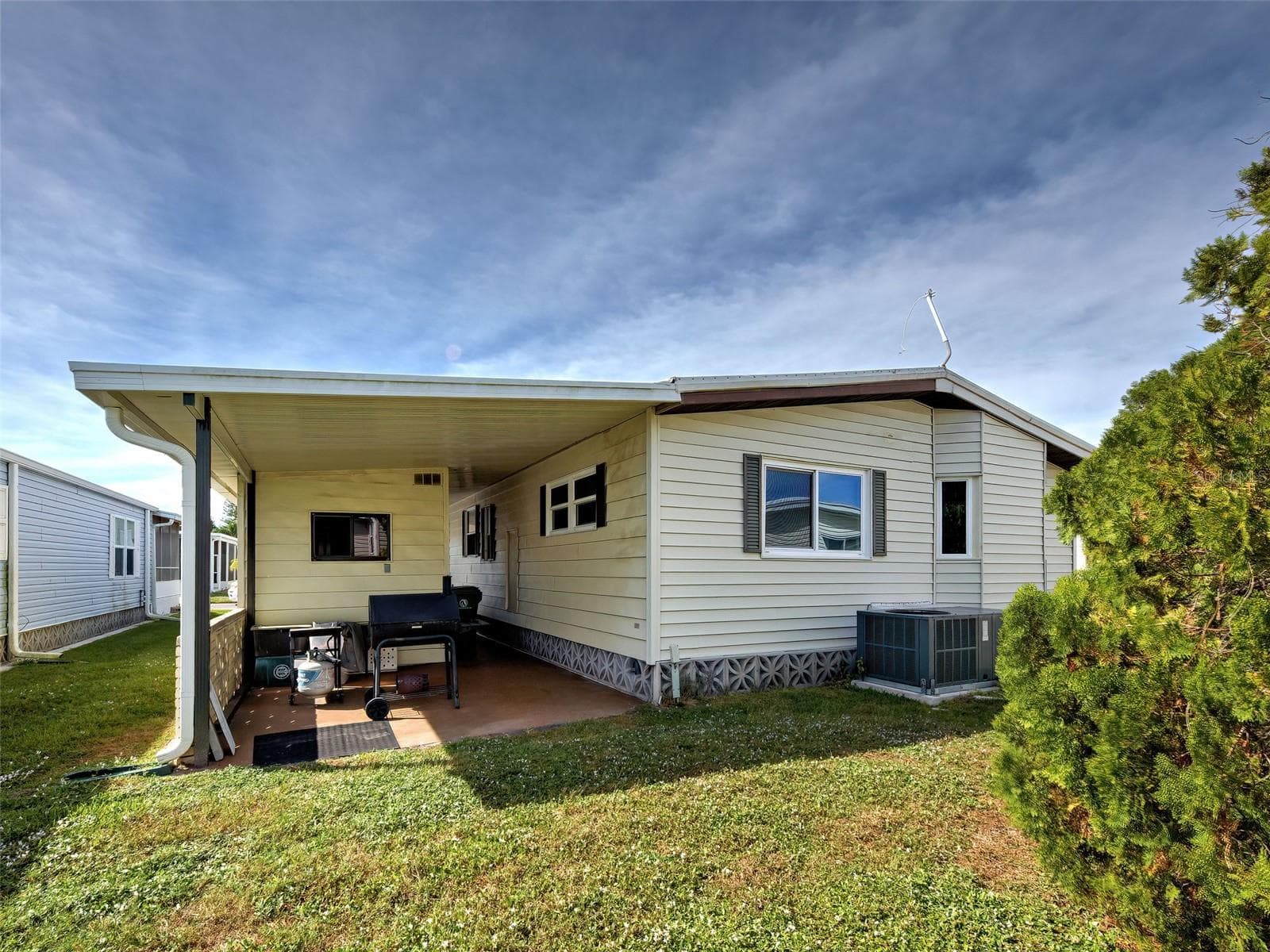Manufactured Home at 2100 KINGS HWY #1067, PORT CHARLOTTE, photo 6 of 23