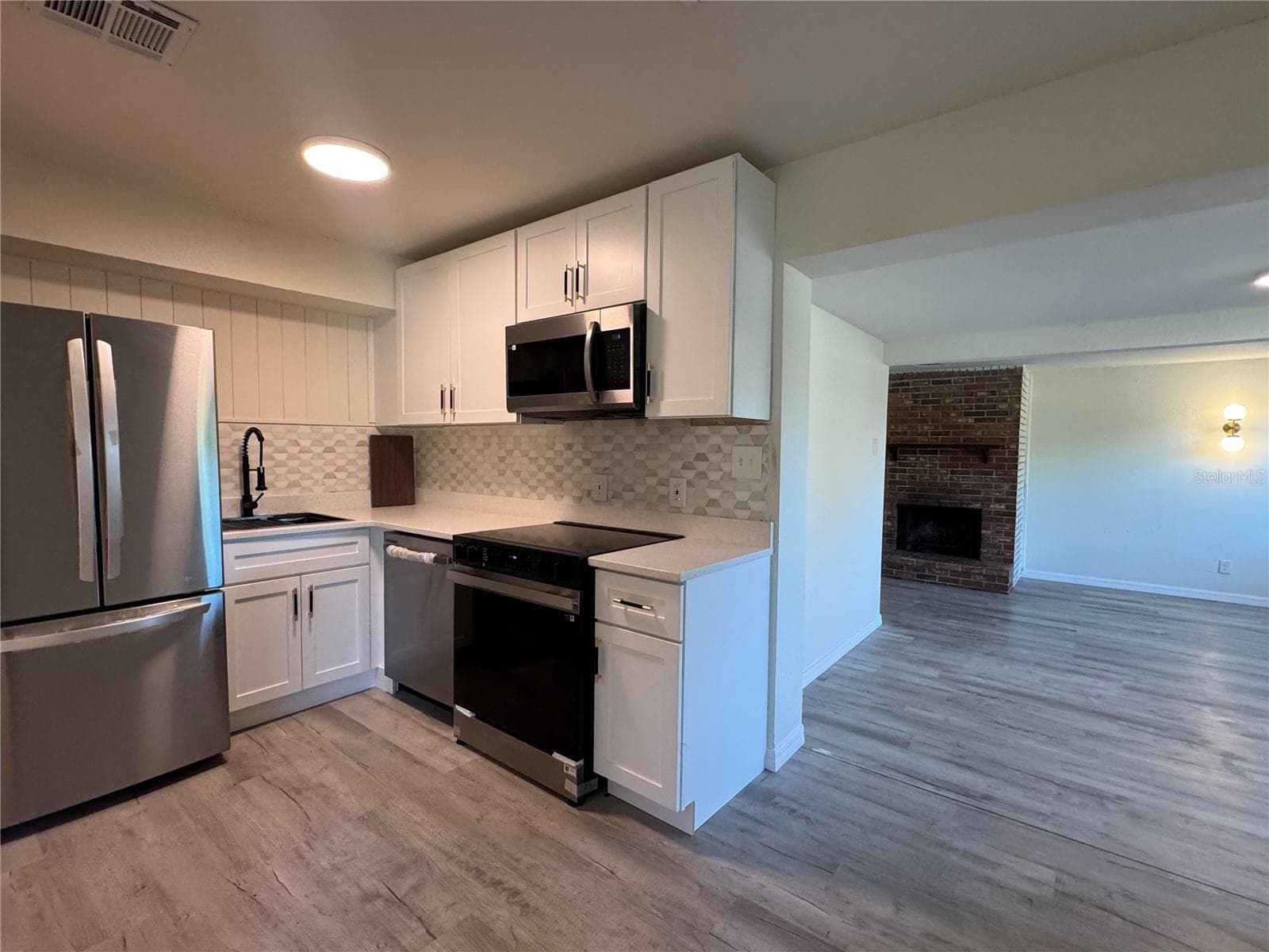 Single Family Residence at 7224 VALIANT CT, ORLANDO, photo 7 of 30