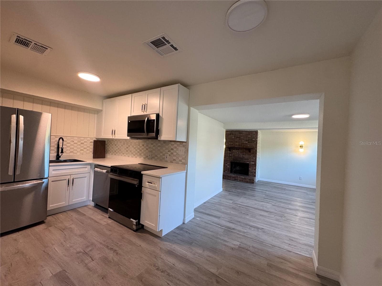 Single Family Residence at 7224 VALIANT CT, ORLANDO, photo 6 of 30