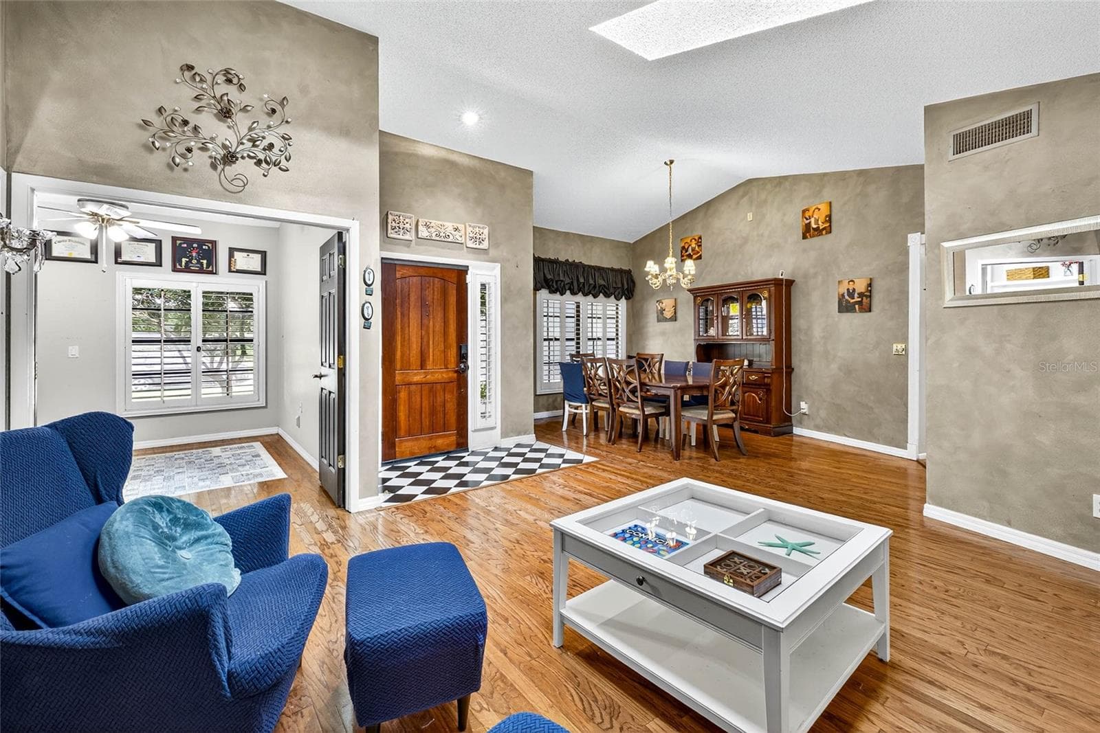 dining room/family room combo - 2835 HAMMOCK DR, PLANT CITY