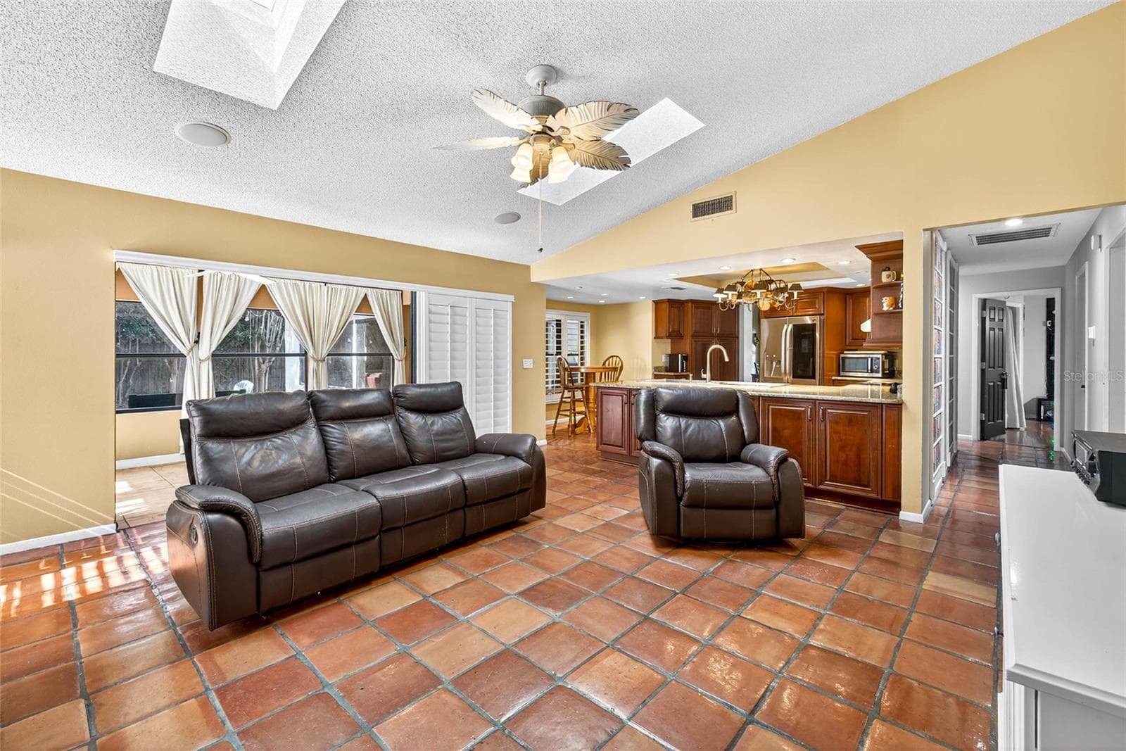 terracota tile floors - 2835 HAMMOCK DR, PLANT CITY