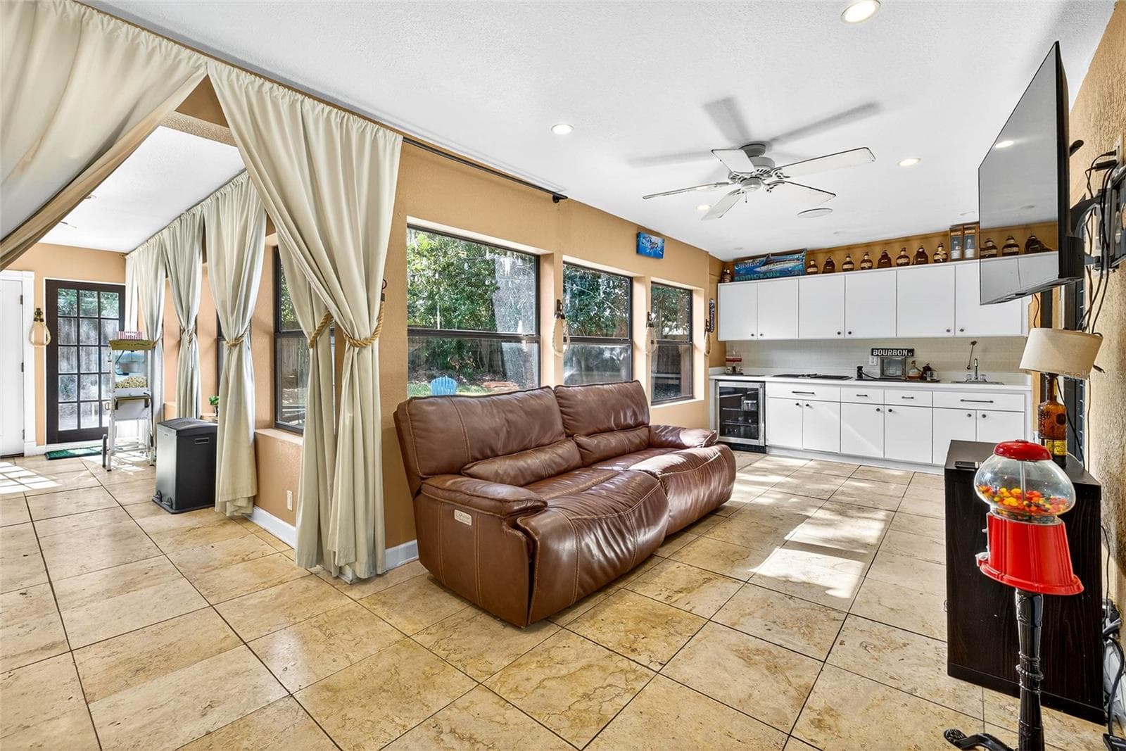 sunroom - 2835 HAMMOCK DR, PLANT CITY