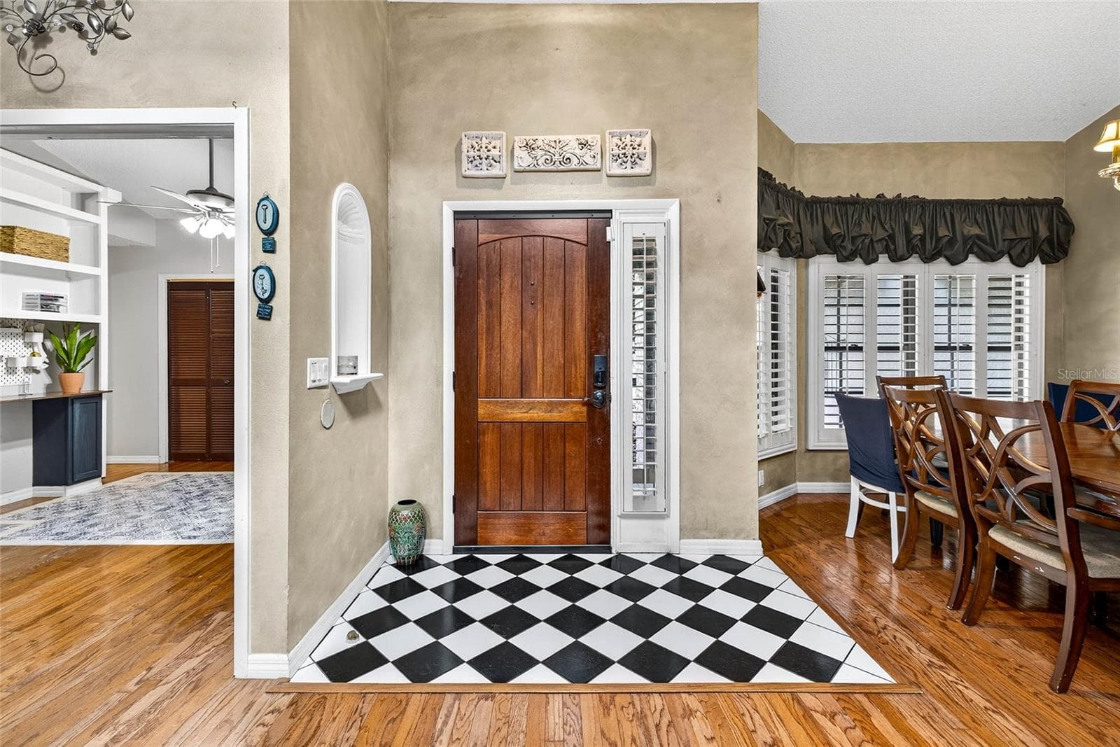foyer - 2835 HAMMOCK DR, PLANT CITY
