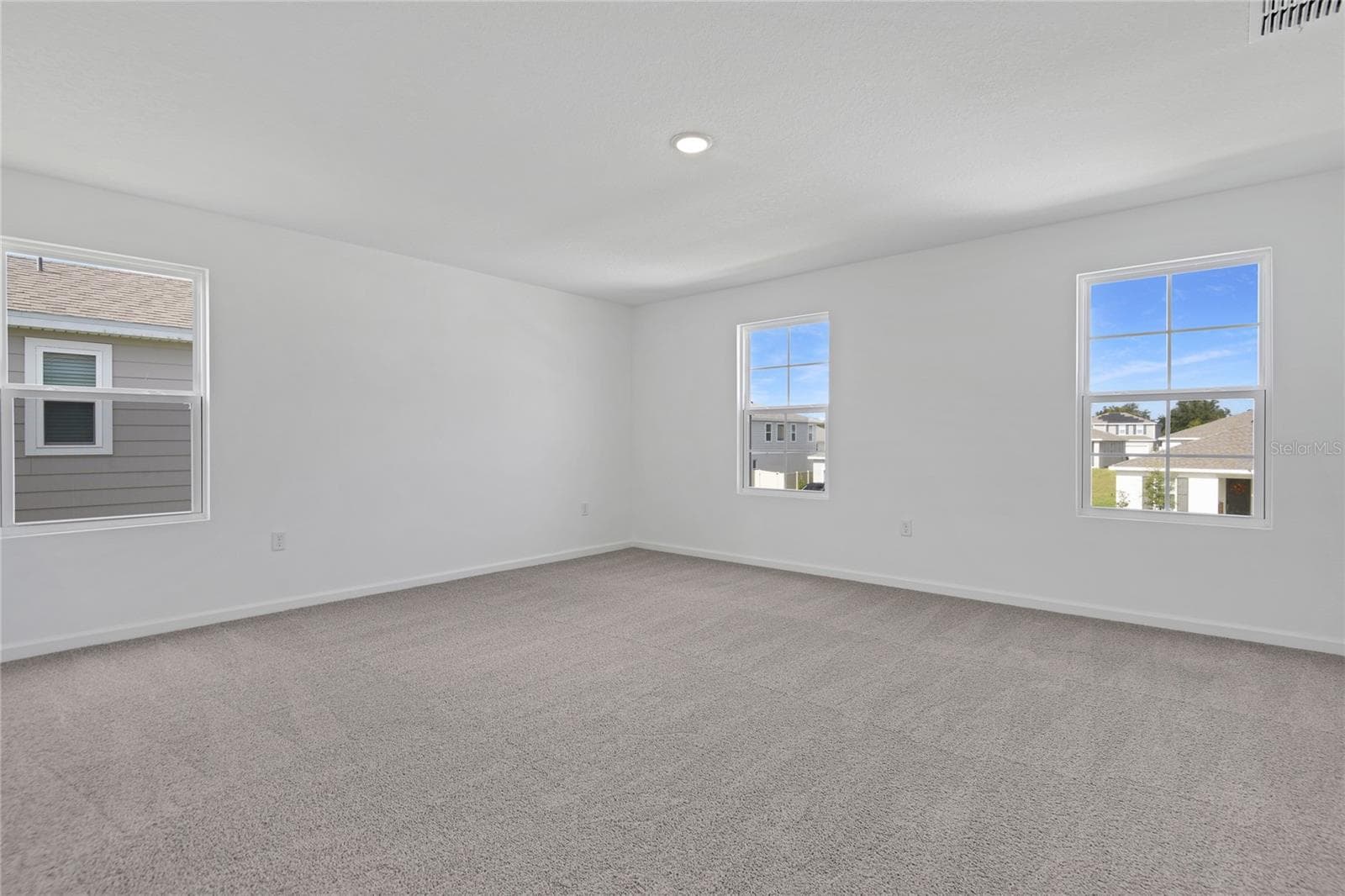 Single Family Residence at 1022 WISTERIA WAY, DUNDEE, photo 10 of 20