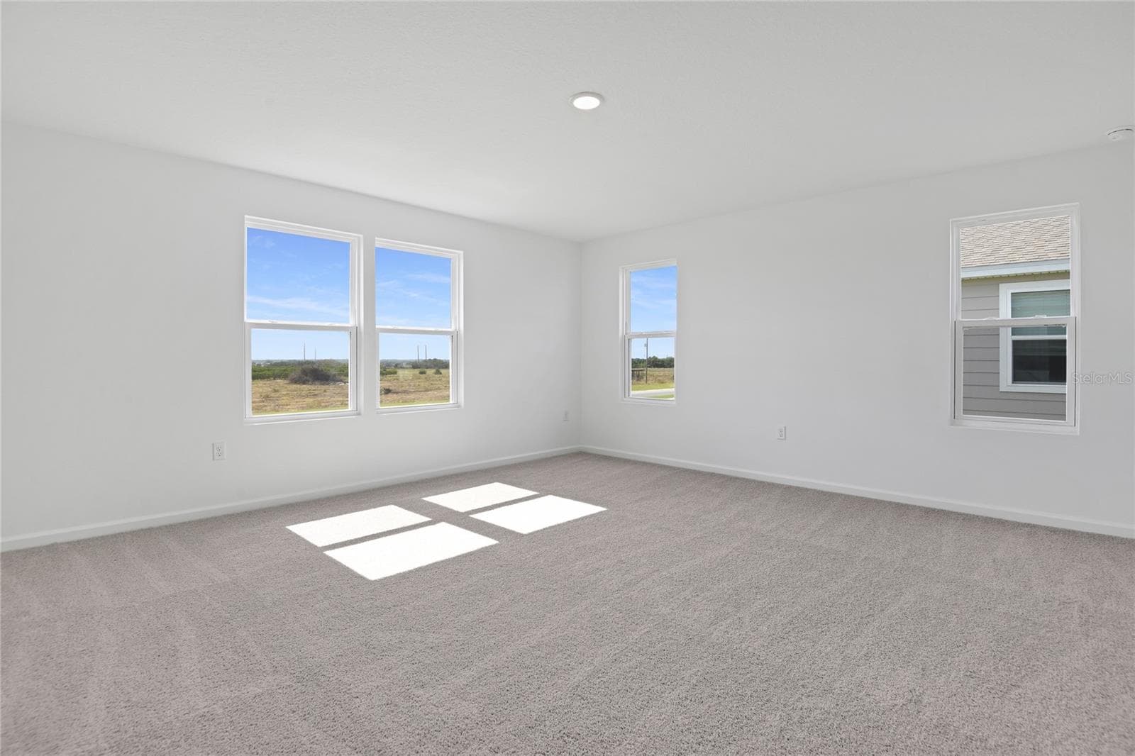 Single Family Residence at 1022 WISTERIA WAY, DUNDEE, photo 11 of 20