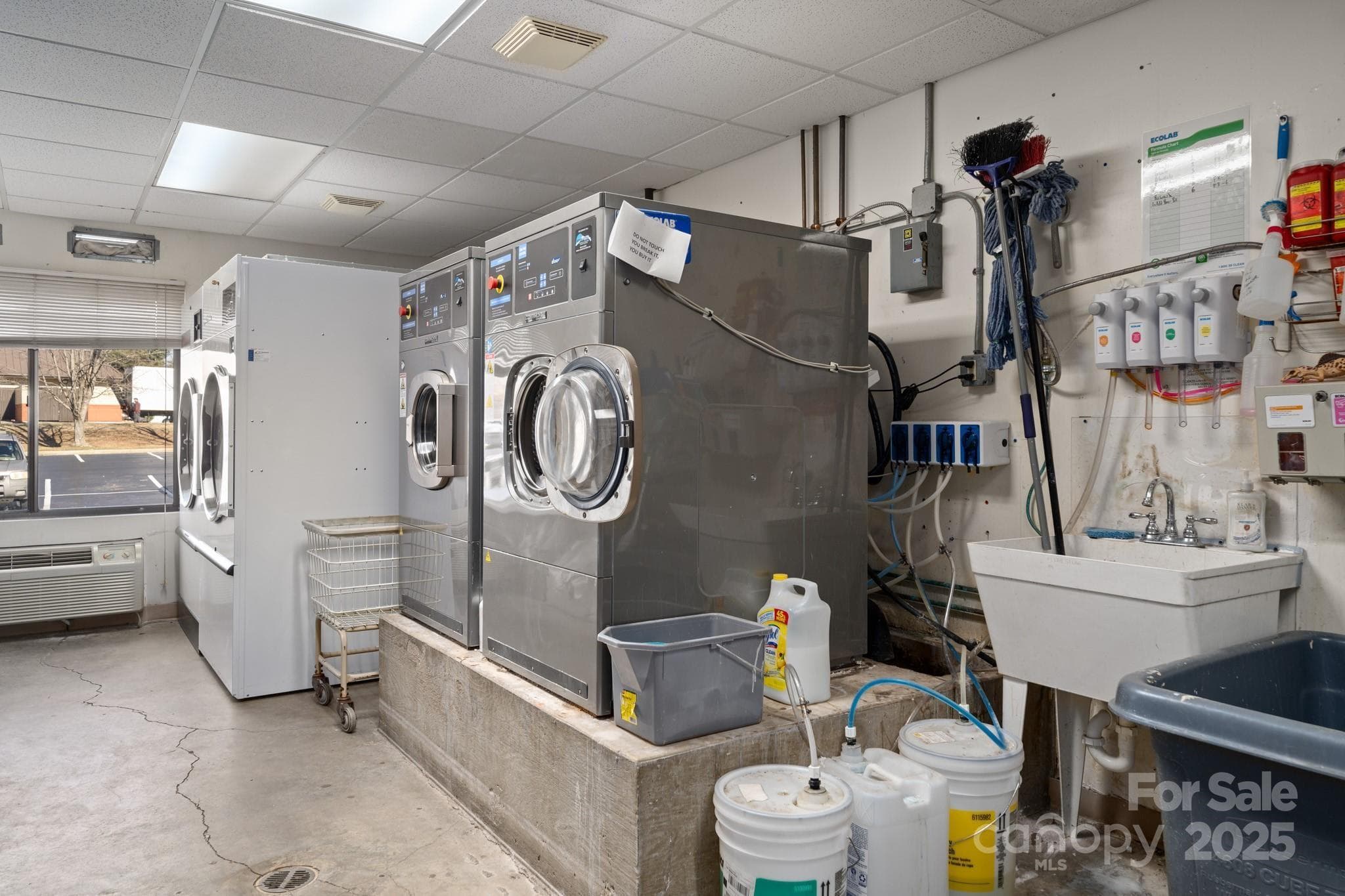Laundry Room, expansion - Hendersonville