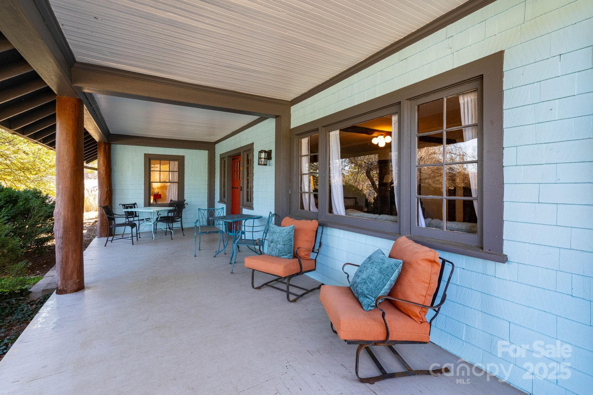 Large welcoming front porch - Asheville