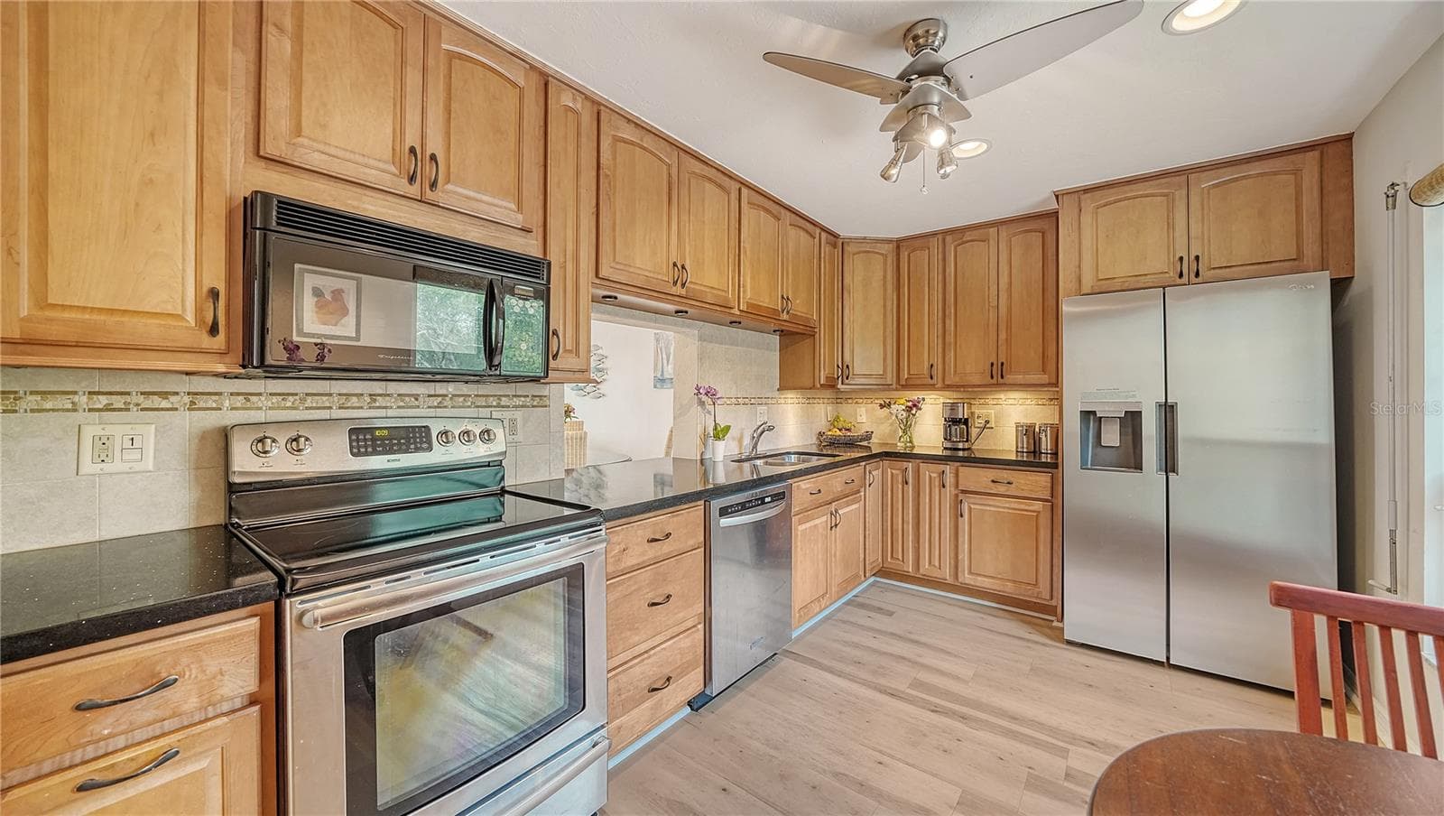 Kitchen with Thomasville Cabinets - 4500 GULF OF MEXICO DR #206, LONGBOAT KEY