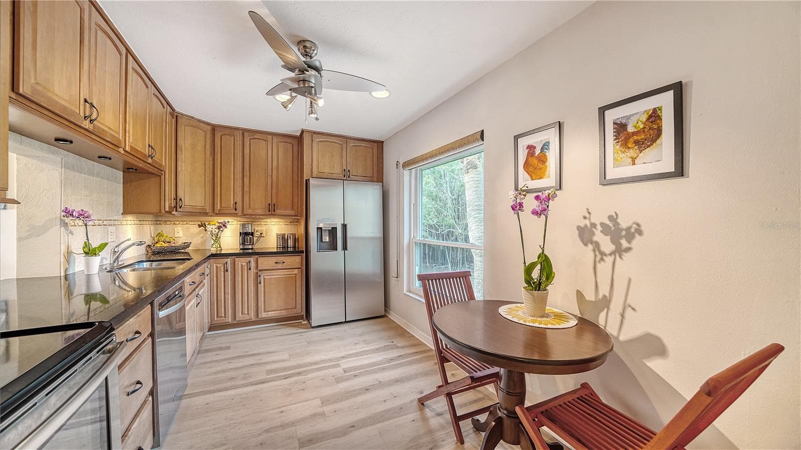 Kitchen with Thomasville Cabinets and Breakfast Table for Two! - 4500 GULF OF MEXICO DR #206, LONGBOAT KEY
