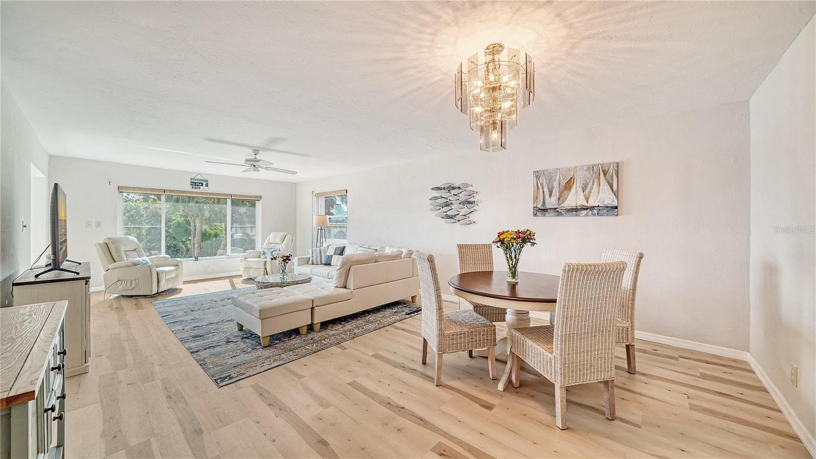 Great Room with Dining and Living Area - 4500 GULF OF MEXICO DR #206, LONGBOAT KEY