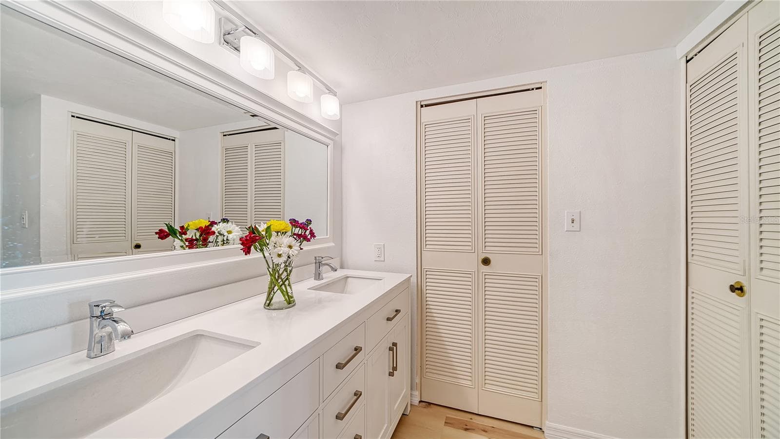 Closets Galore! - 4500 GULF OF MEXICO DR #206, LONGBOAT KEY