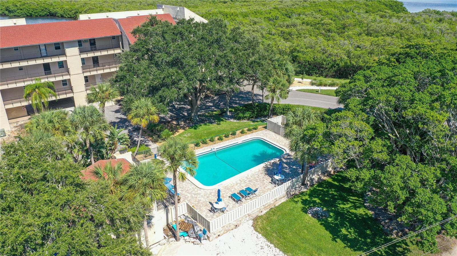 South Pool - 4500 GULF OF MEXICO DR #206, LONGBOAT KEY