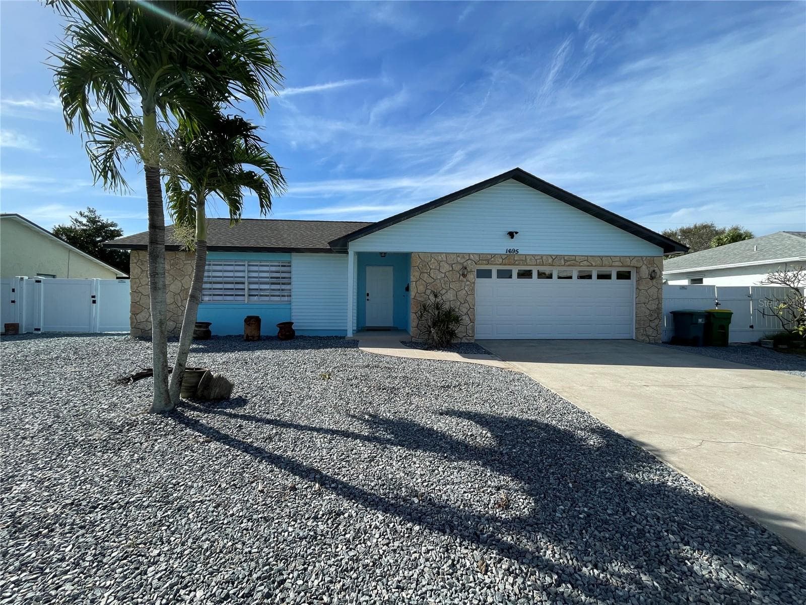 1695 N BANANA RIVER DR