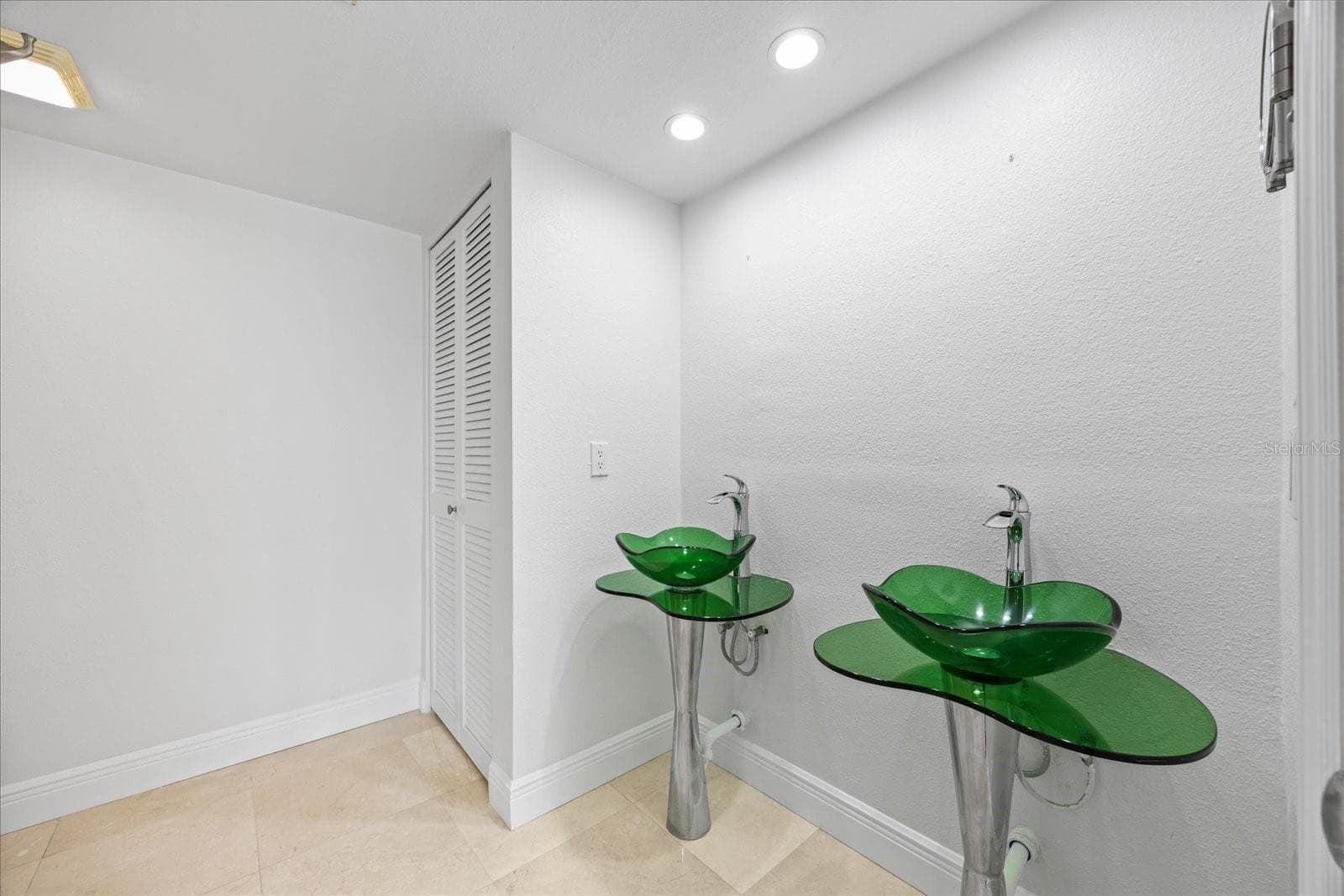 Condominium at 100 OAKMONT LN #101, BELLEAIR, photo 20 of 50