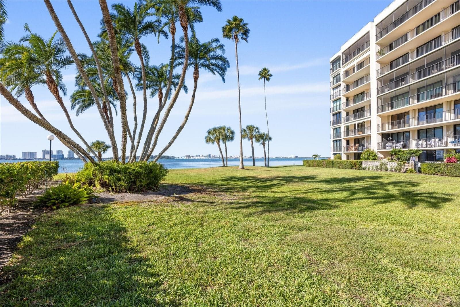 Condominium at 100 OAKMONT LN #101, BELLEAIR, photo 33 of 50