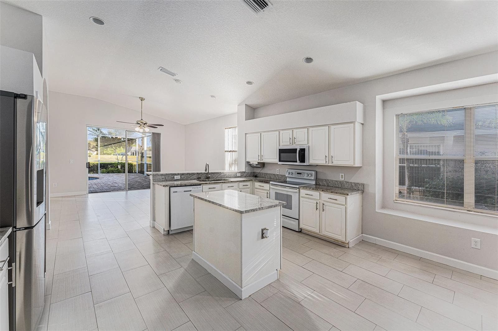 Single Family Residence at 3316 STONEBRIDGE TRL, VALRICO, photo 5 of 29