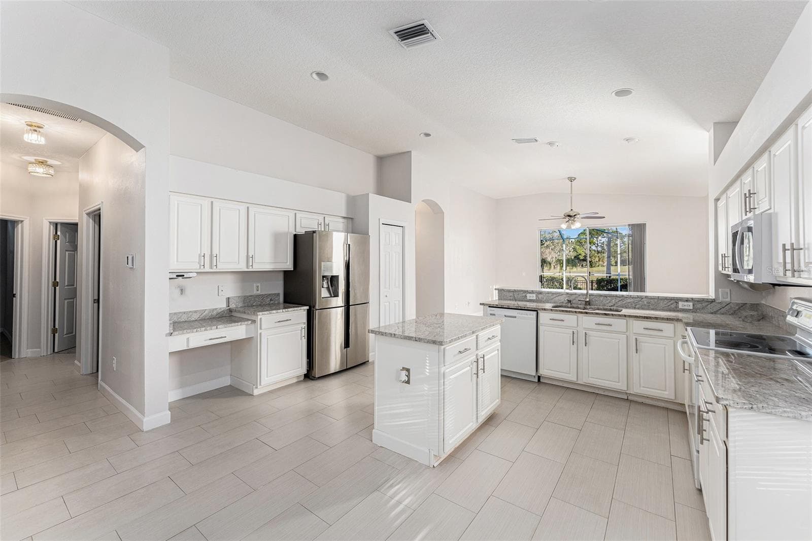 Single Family Residence at 3316 STONEBRIDGE TRL, VALRICO, photo 6 of 29