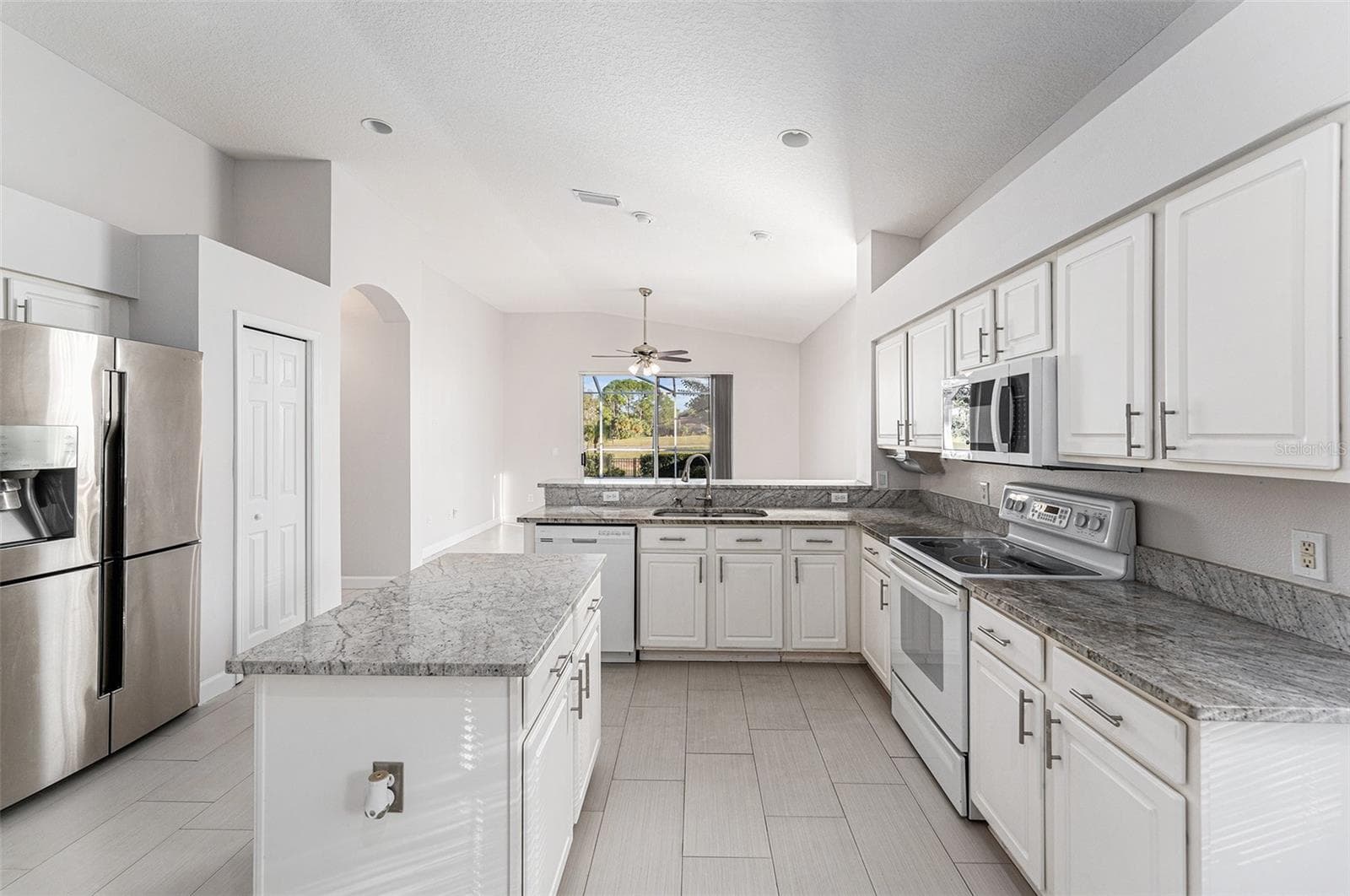 Single Family Residence at 3316 STONEBRIDGE TRL, VALRICO, photo 7 of 29
