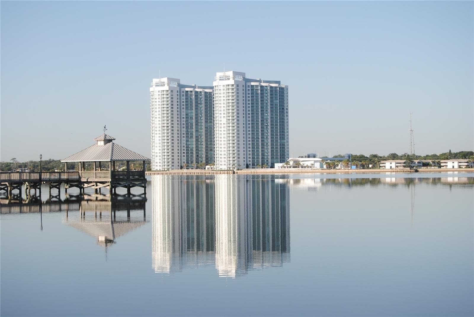 231 RIVERSIDE DR #102
