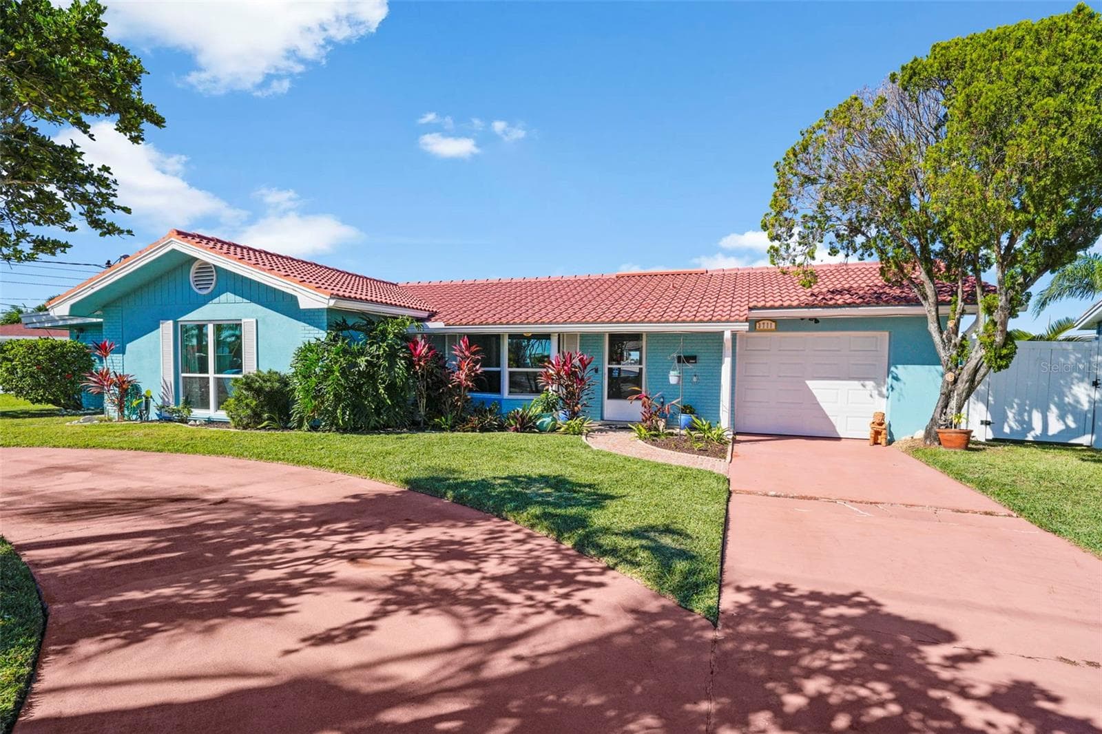 Single Family Residence at 3711 FLORAMAR TER, NEW PORT RICHEY, photo 2 of 83