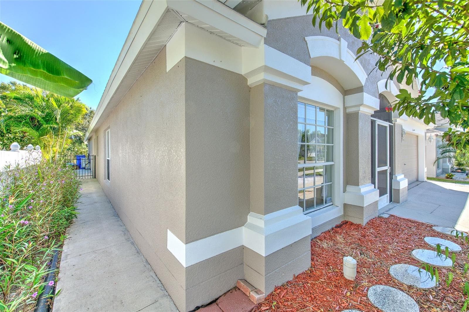 Single Family Residence at 13326 EVENING SUNSET LN, RIVERVIEW, photo 5 of 52