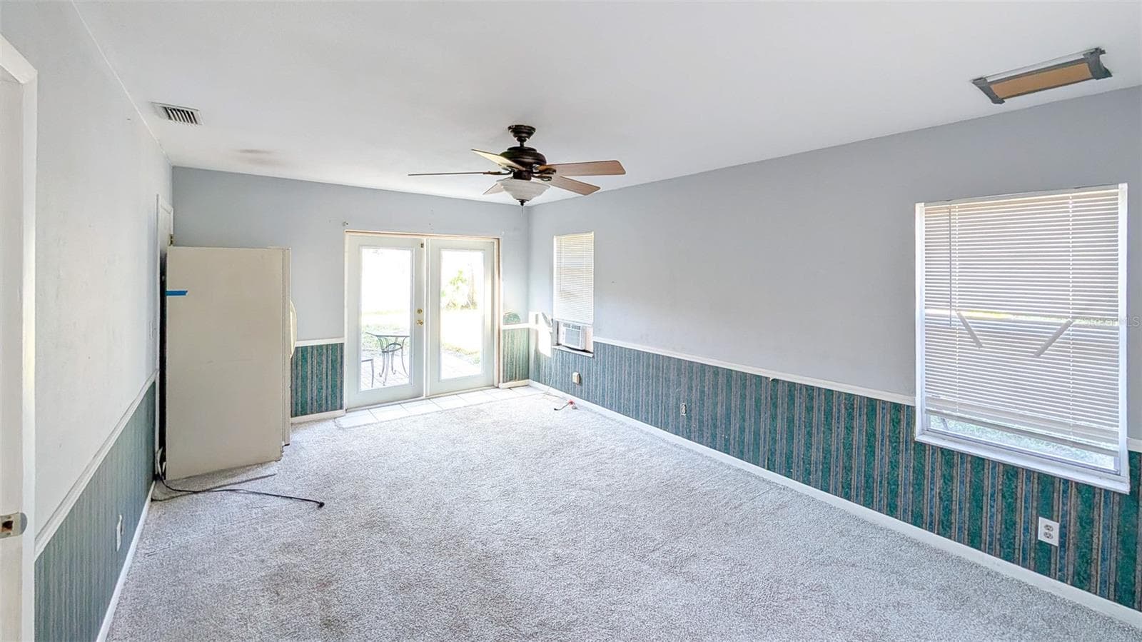 Single Family Residence at 1590 PEACEFUL LN N, CLEARWATER, photo 16 of 38