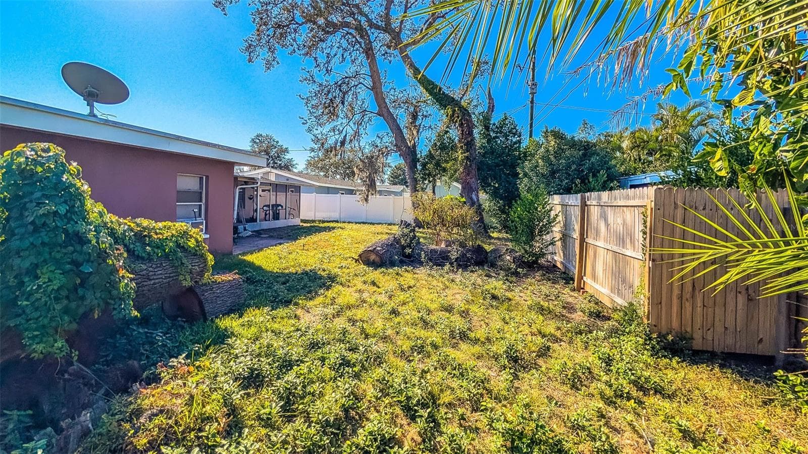 Single Family Residence at 1590 PEACEFUL LN N, CLEARWATER, photo 20 of 38