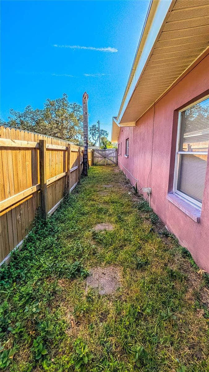 Single Family Residence at 1590 PEACEFUL LN N, CLEARWATER, photo 22 of 38