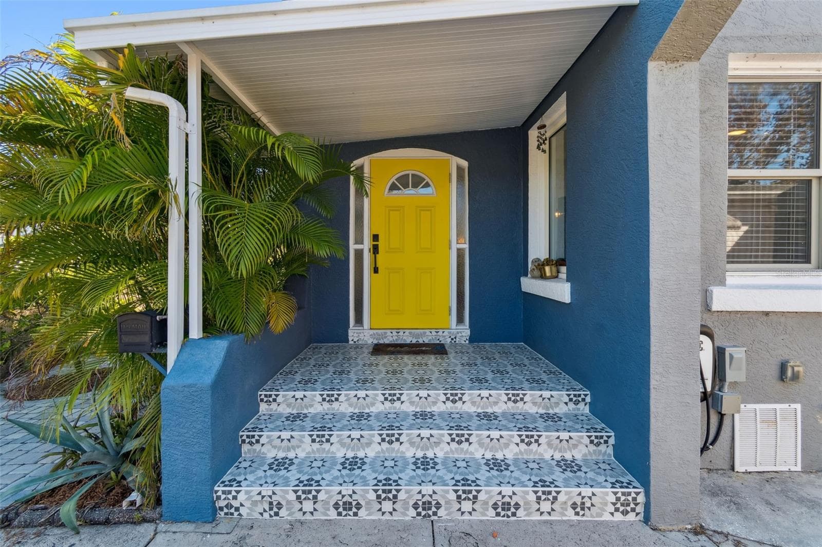 Single Family Residence at 1120 17TH AVE N, ST PETERSBURG, photo 2 of 49