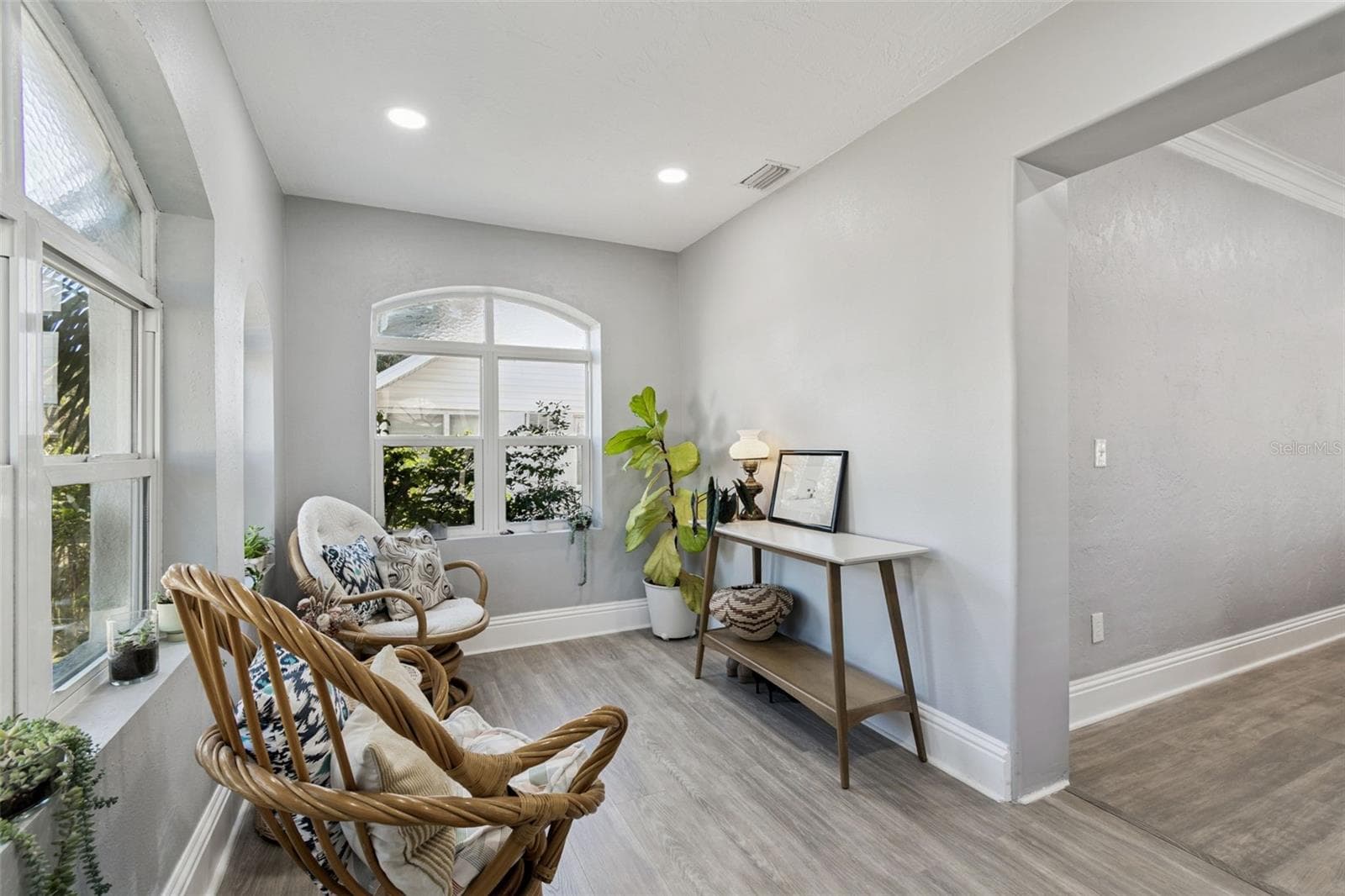 Single Family Residence at 1120 17TH AVE N, ST PETERSBURG, photo 6 of 49