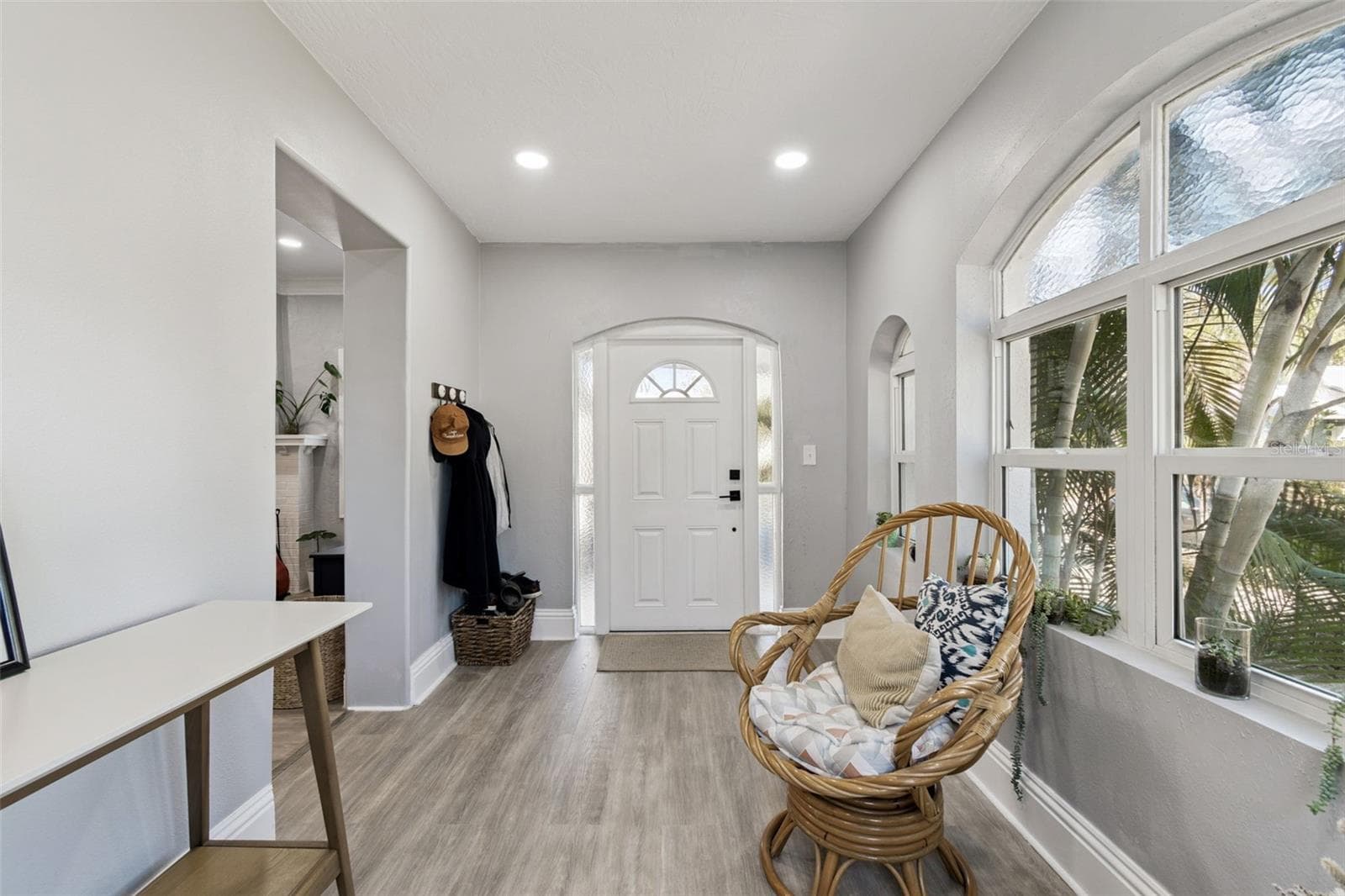 Single Family Residence at 1120 17TH AVE N, ST PETERSBURG, photo 7 of 49