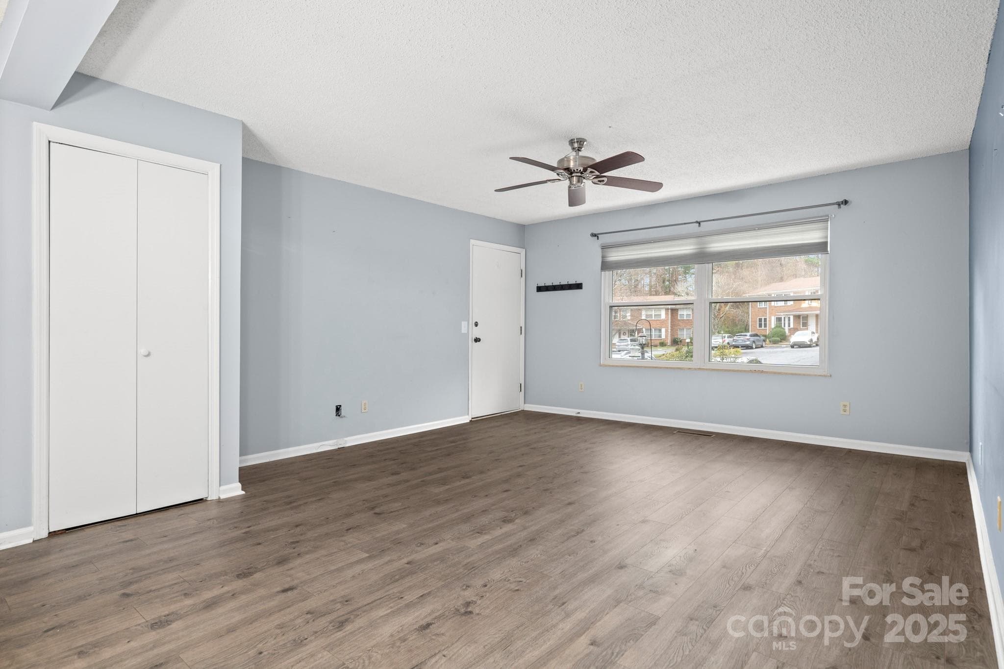 Living Room - 27 Capri Lane, Hendersonville