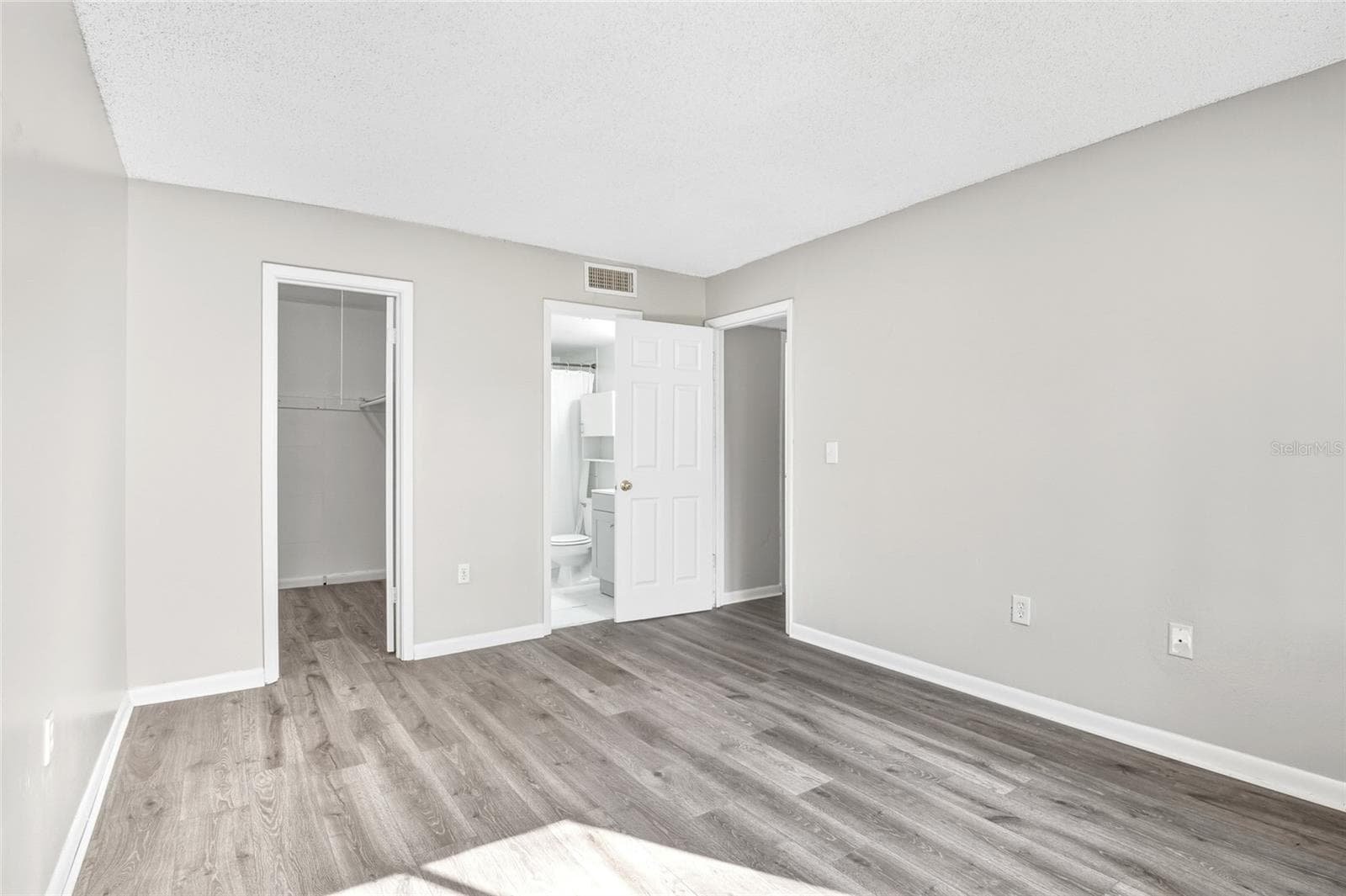 Condominium at 3236 S SEMORAN BLVD #22, ORLANDO, photo 10 of 25