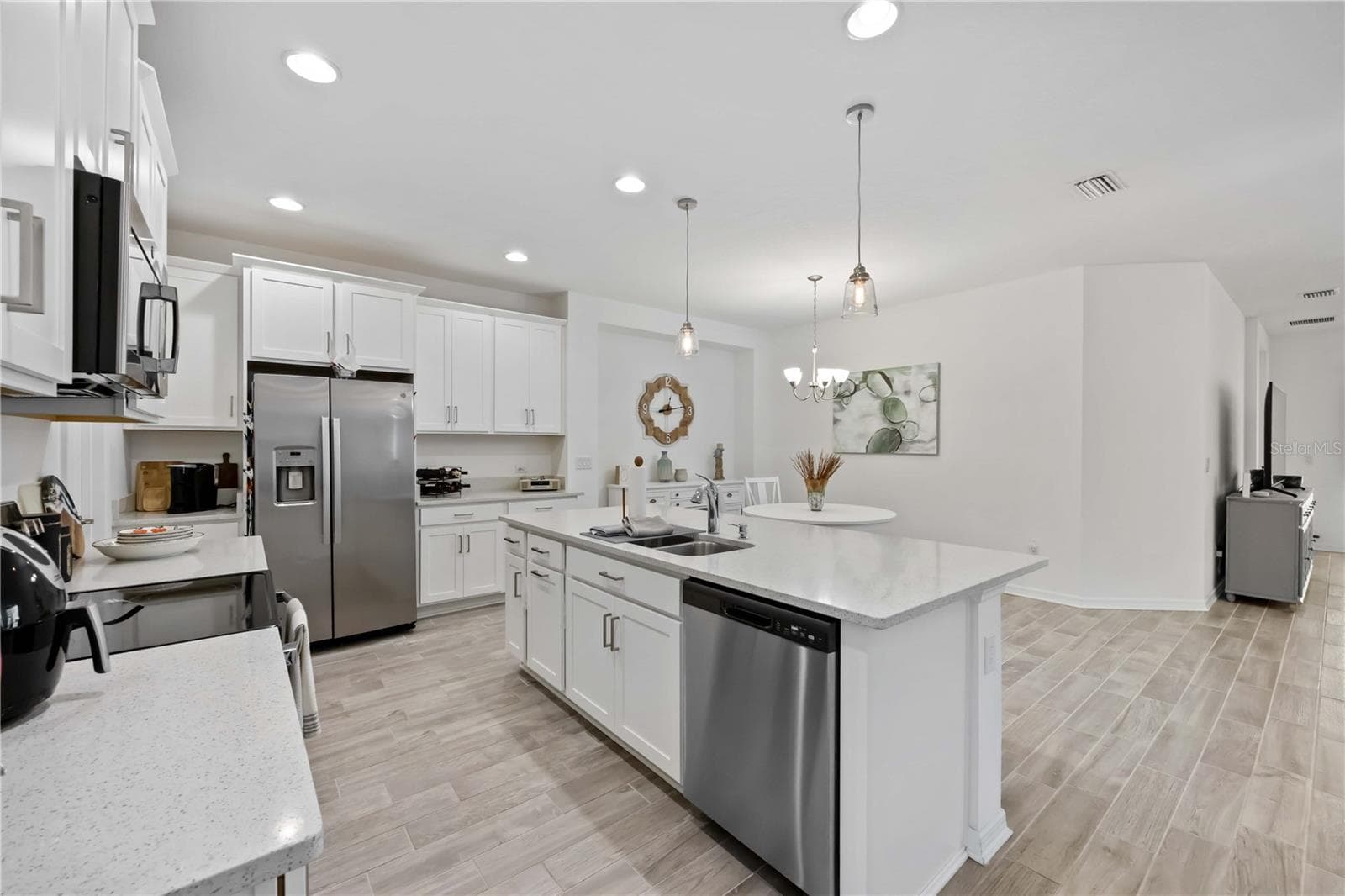 Villa at 6081 AMBERLY DR, BRADENTON, photo 3 of 30