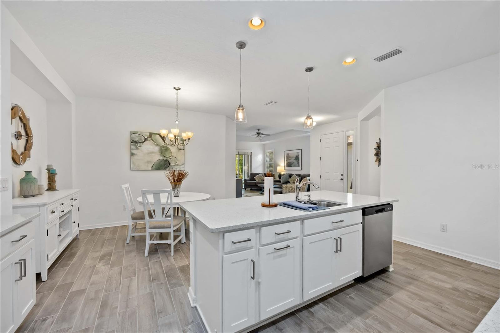 Villa at 6081 AMBERLY DR, BRADENTON, photo 4 of 30