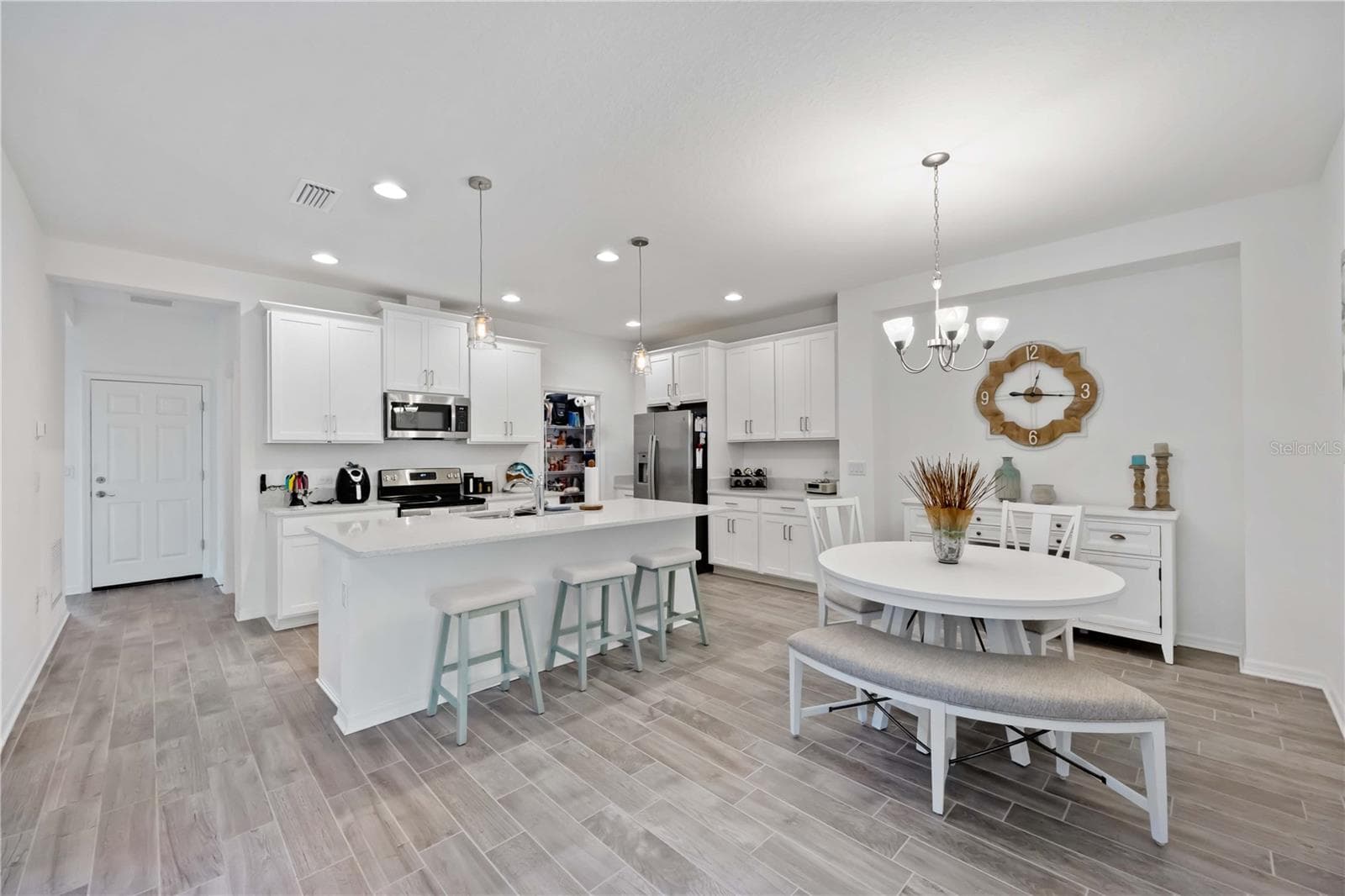 Villa at 6081 AMBERLY DR, BRADENTON, photo 5 of 30