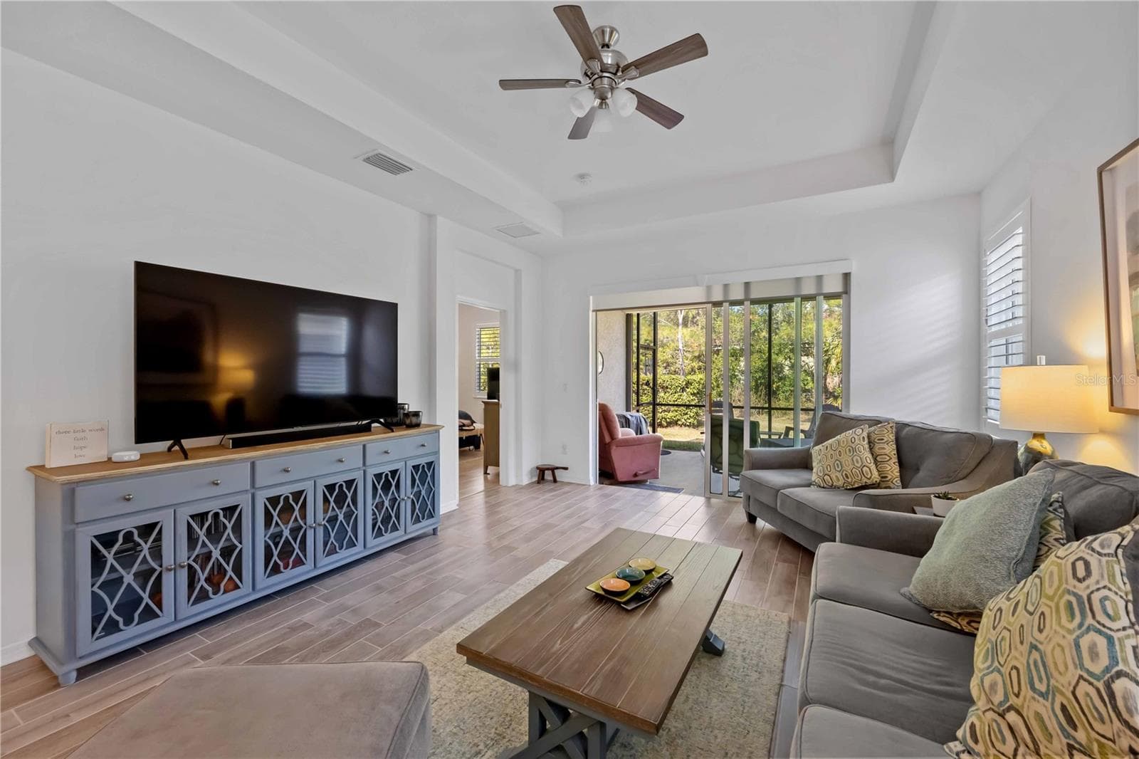 Villa at 6081 AMBERLY DR, BRADENTON, photo 9 of 30
