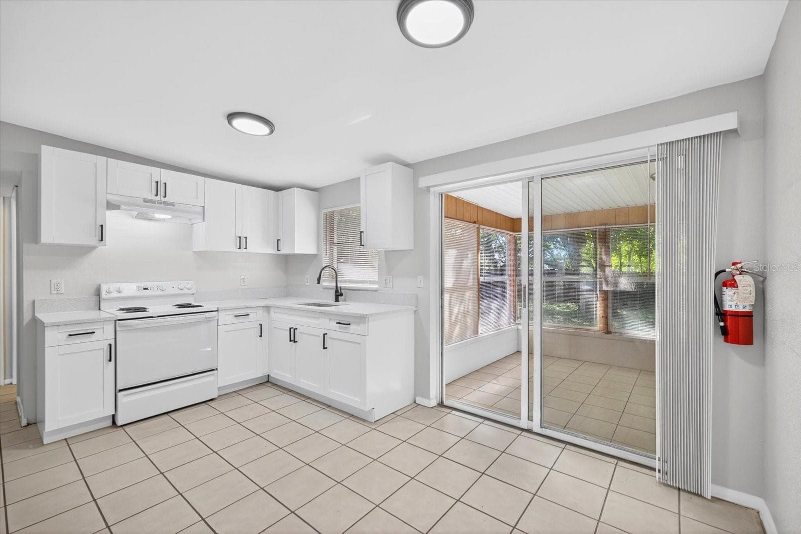 Single Family Residence at 11015 MARTHA AVE, PORT RICHEY, photo 2 of 33