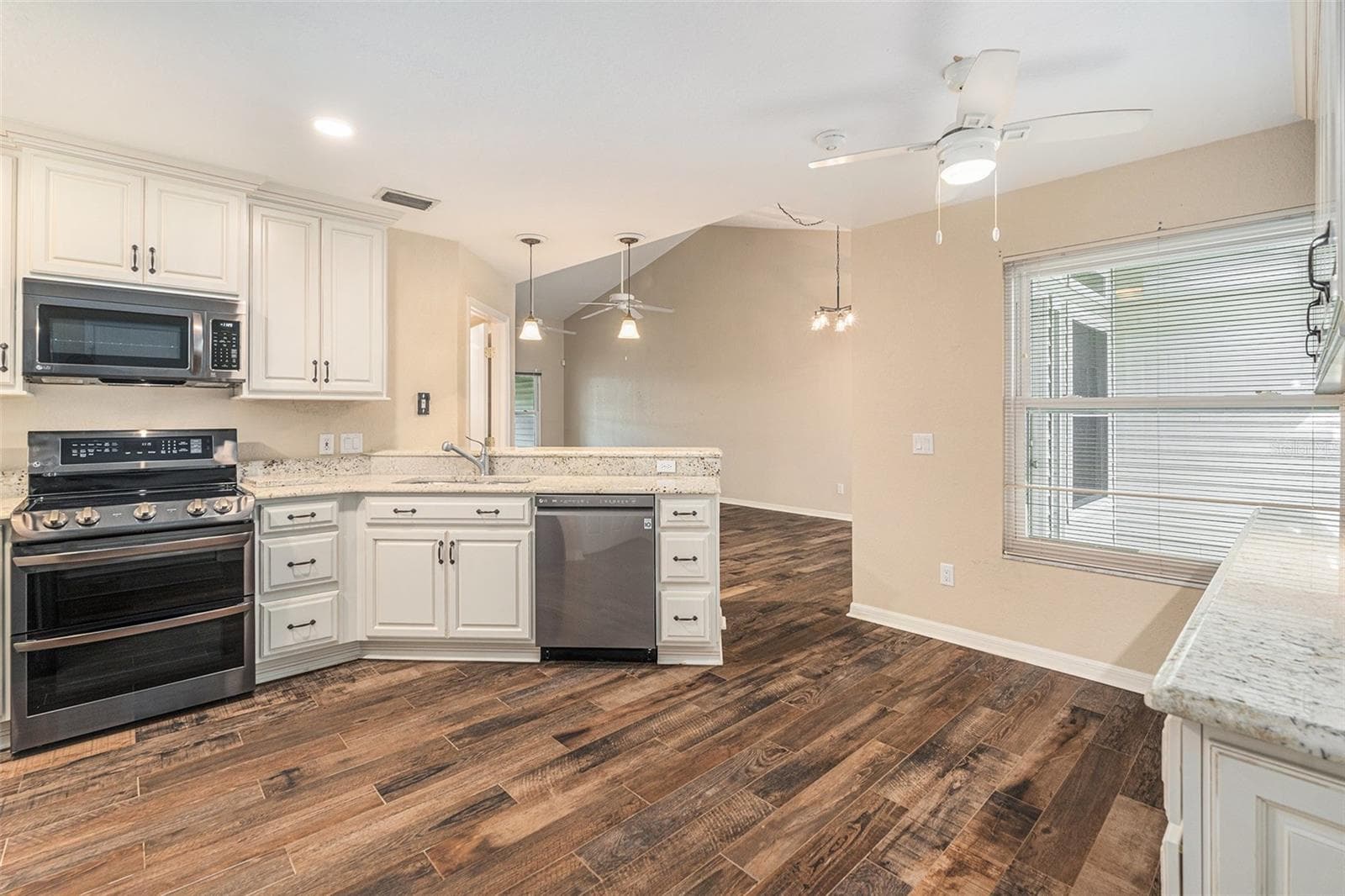 Townhouse at 21527 WOODSTORK LN, LUTZ, photo 12 of 26