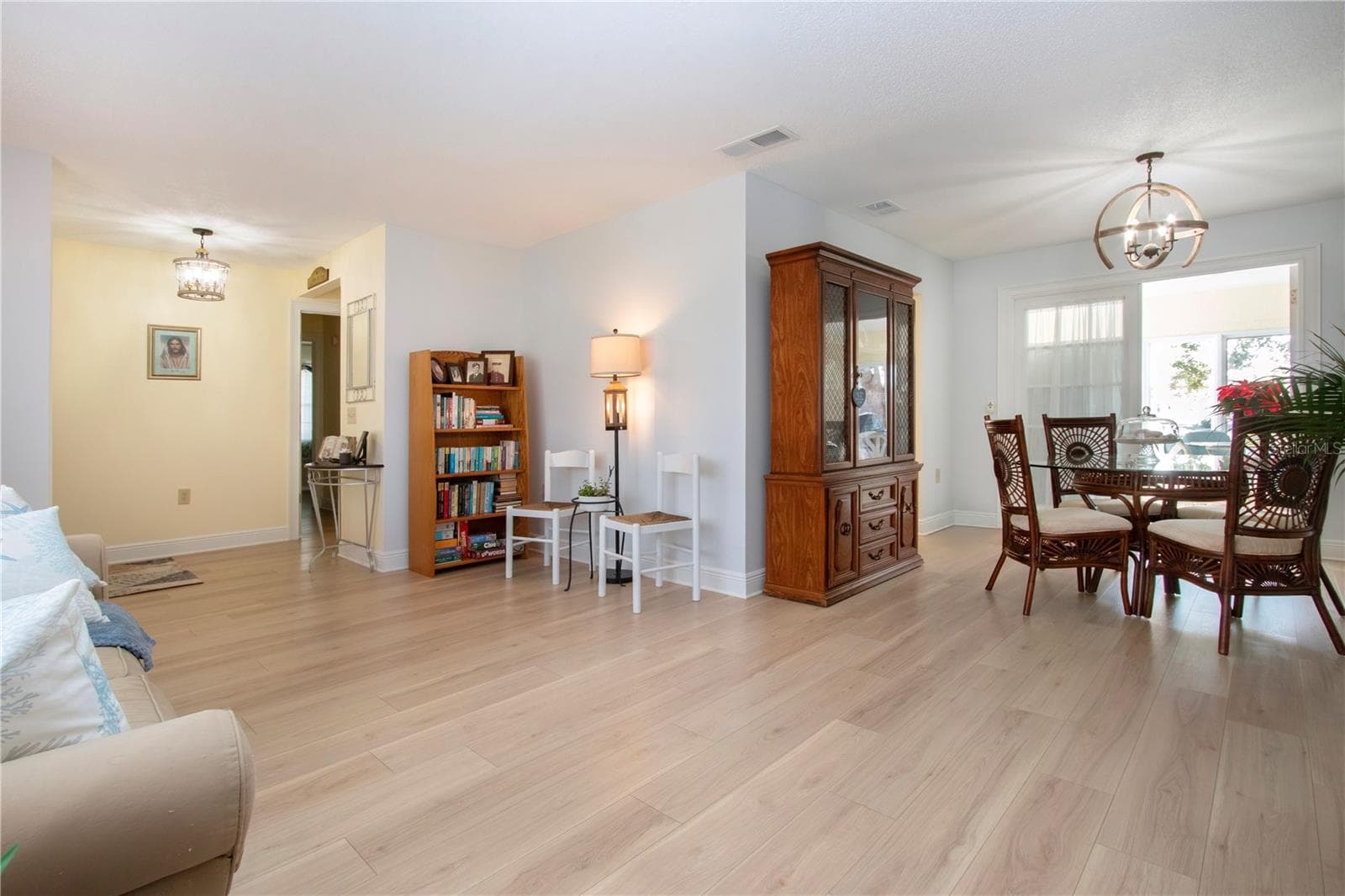 Living Room/Dining Room - 2016 E VIEW DR, SUN CITY CENTER
