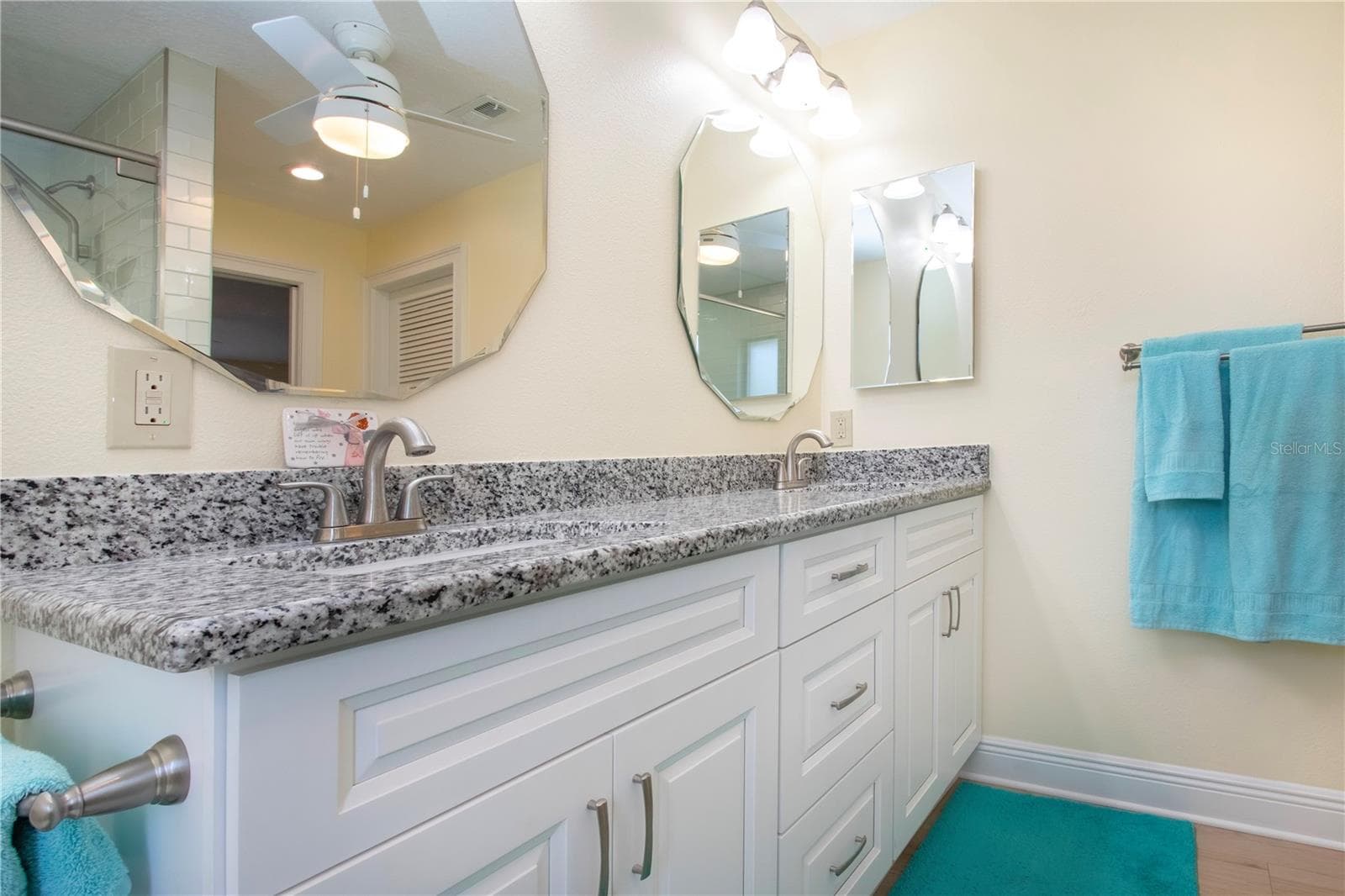Primary En-Suite Bath - 2016 E VIEW DR, SUN CITY CENTER