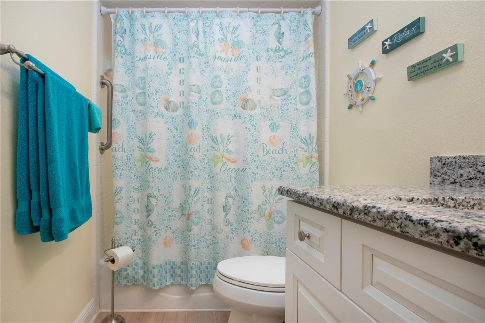 Guest Bath - 2016 E VIEW DR, SUN CITY CENTER
