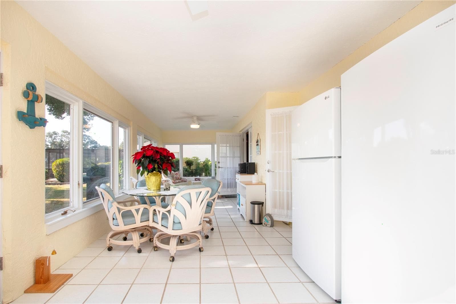 Sun (Florida) Room - 2016 E VIEW DR, SUN CITY CENTER