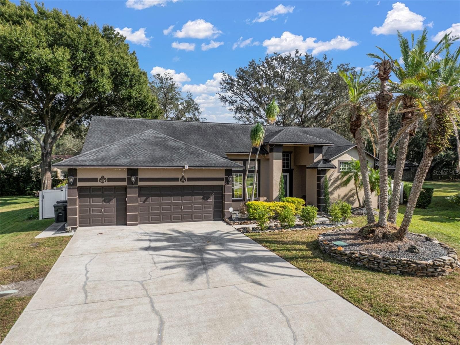 Single Family Residence at 424 SUMMIT CHASE DR, VALRICO, photo 2 of 71