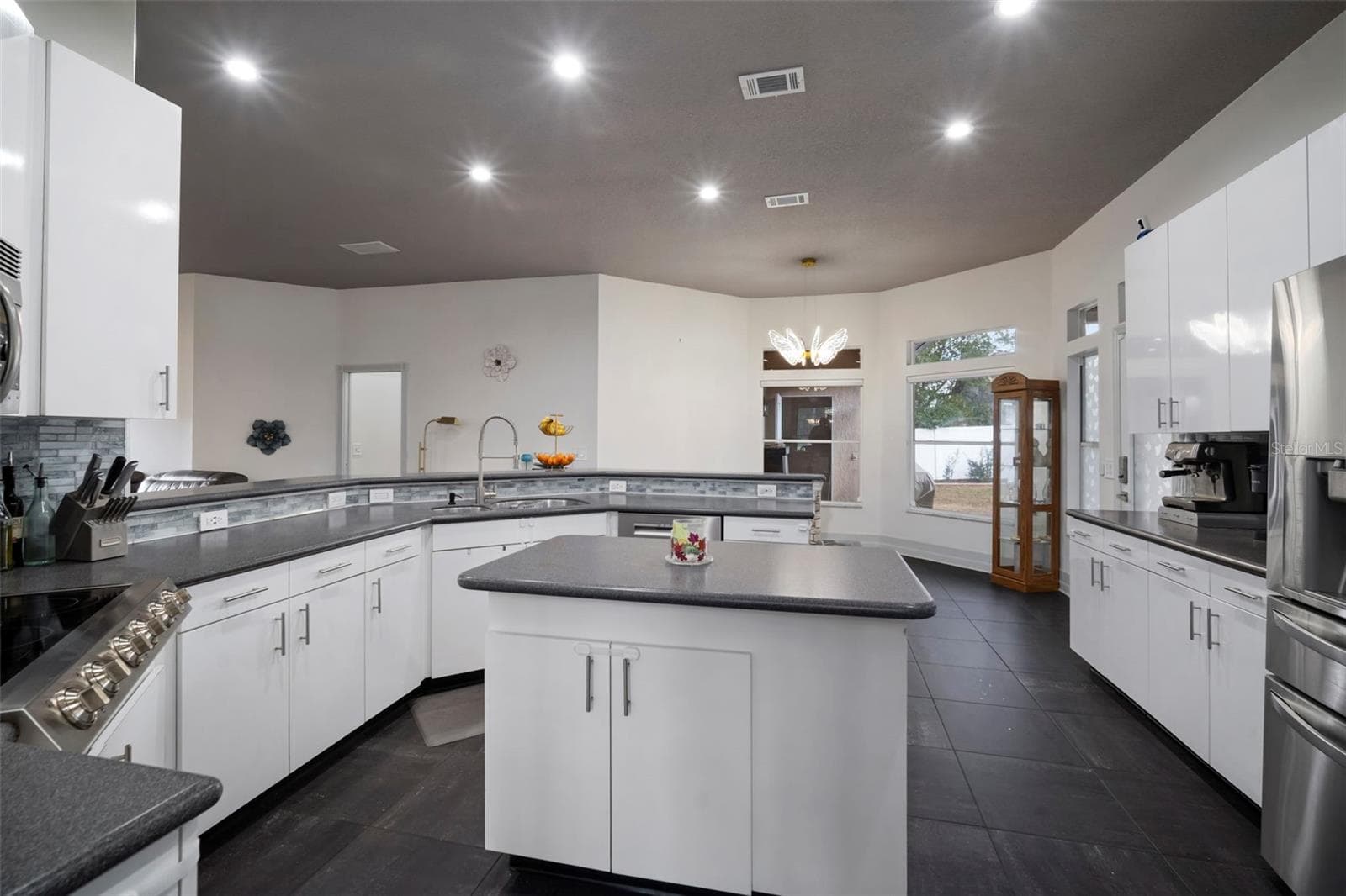 Single Family Residence at 424 SUMMIT CHASE DR, VALRICO, photo 13 of 71