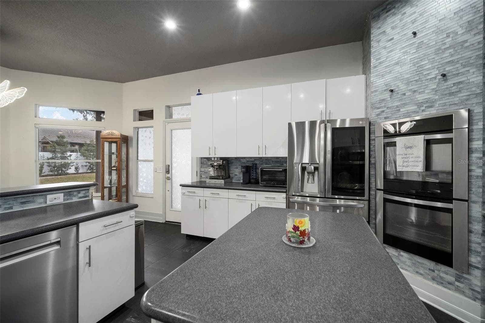 Single Family Residence at 424 SUMMIT CHASE DR, VALRICO, photo 16 of 71